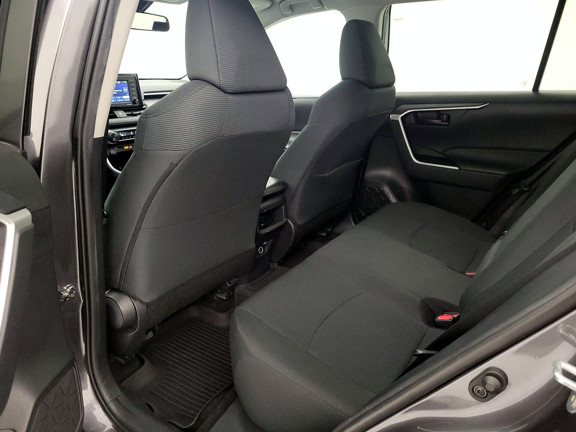 Thumbnail: 2021 Toyota RAV4 - 19