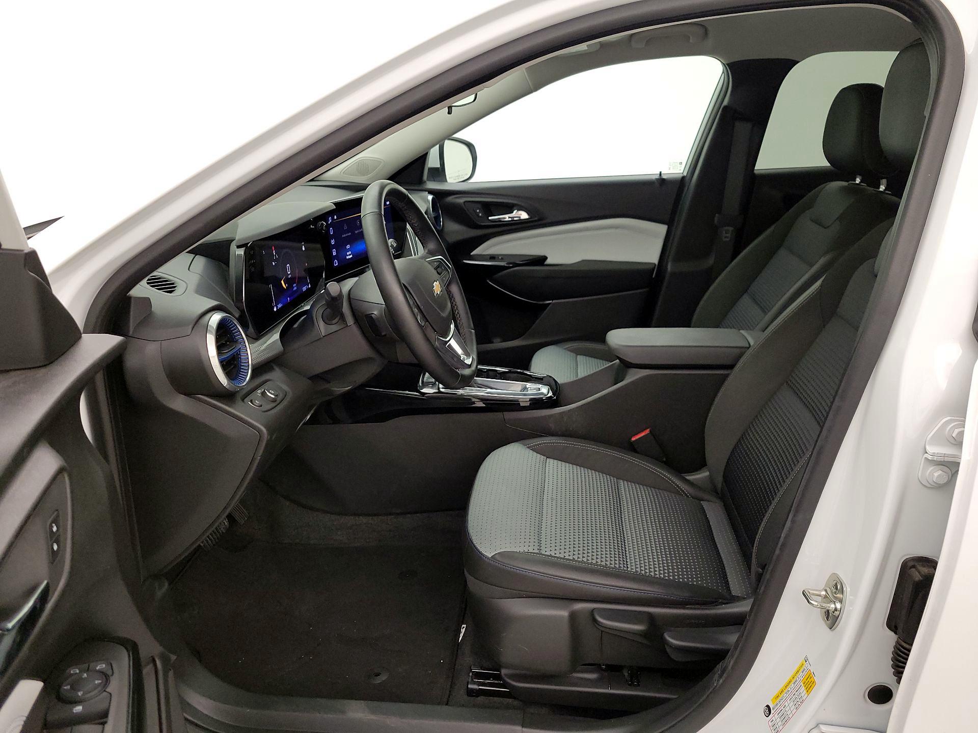 Thumbnail: 2025 Chevrolet Trax - 11