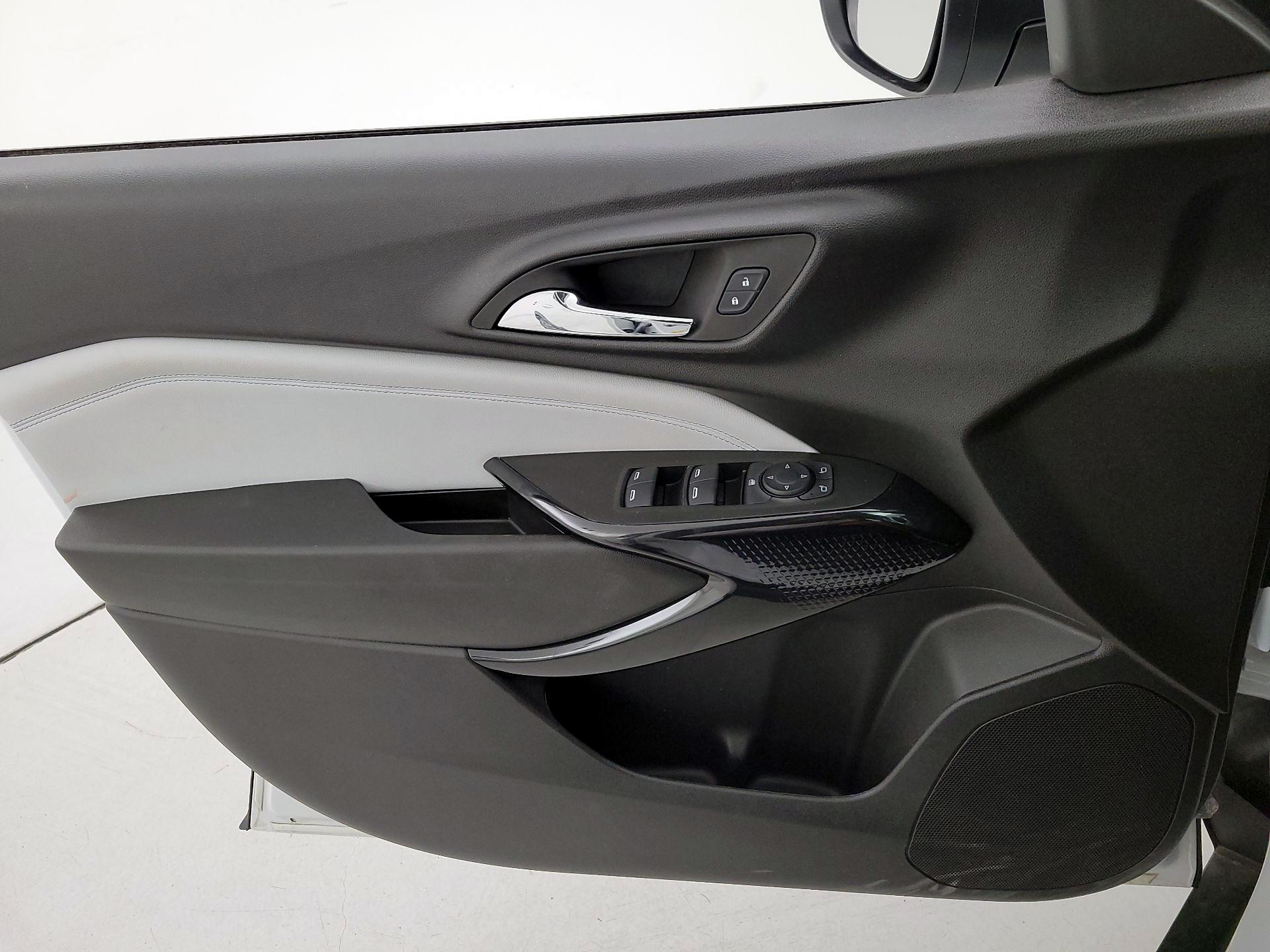 Thumbnail: 2025 Chevrolet Trax - 12