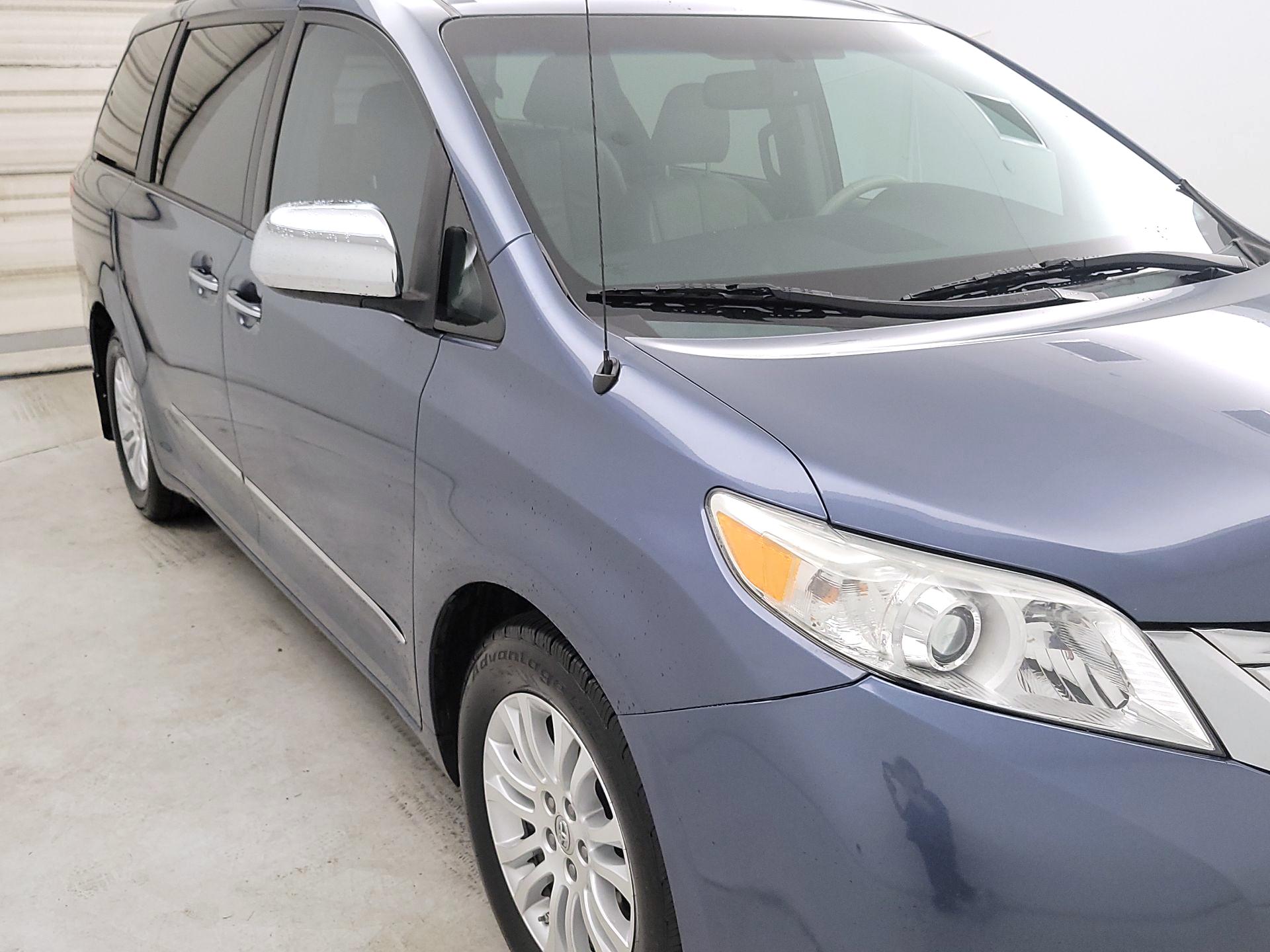 Thumbnail: 2014 Toyota Sienna - 1