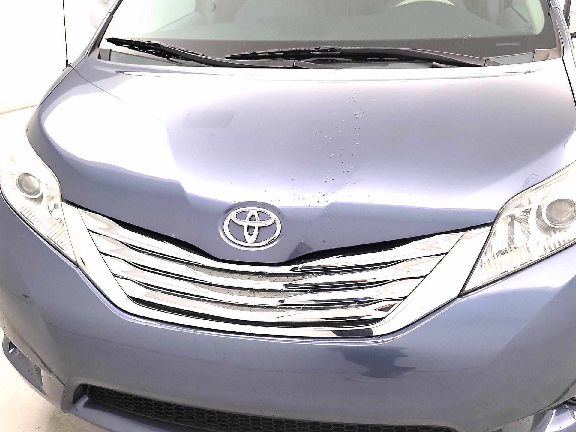 Thumbnail: 2014 Toyota Sienna - 2