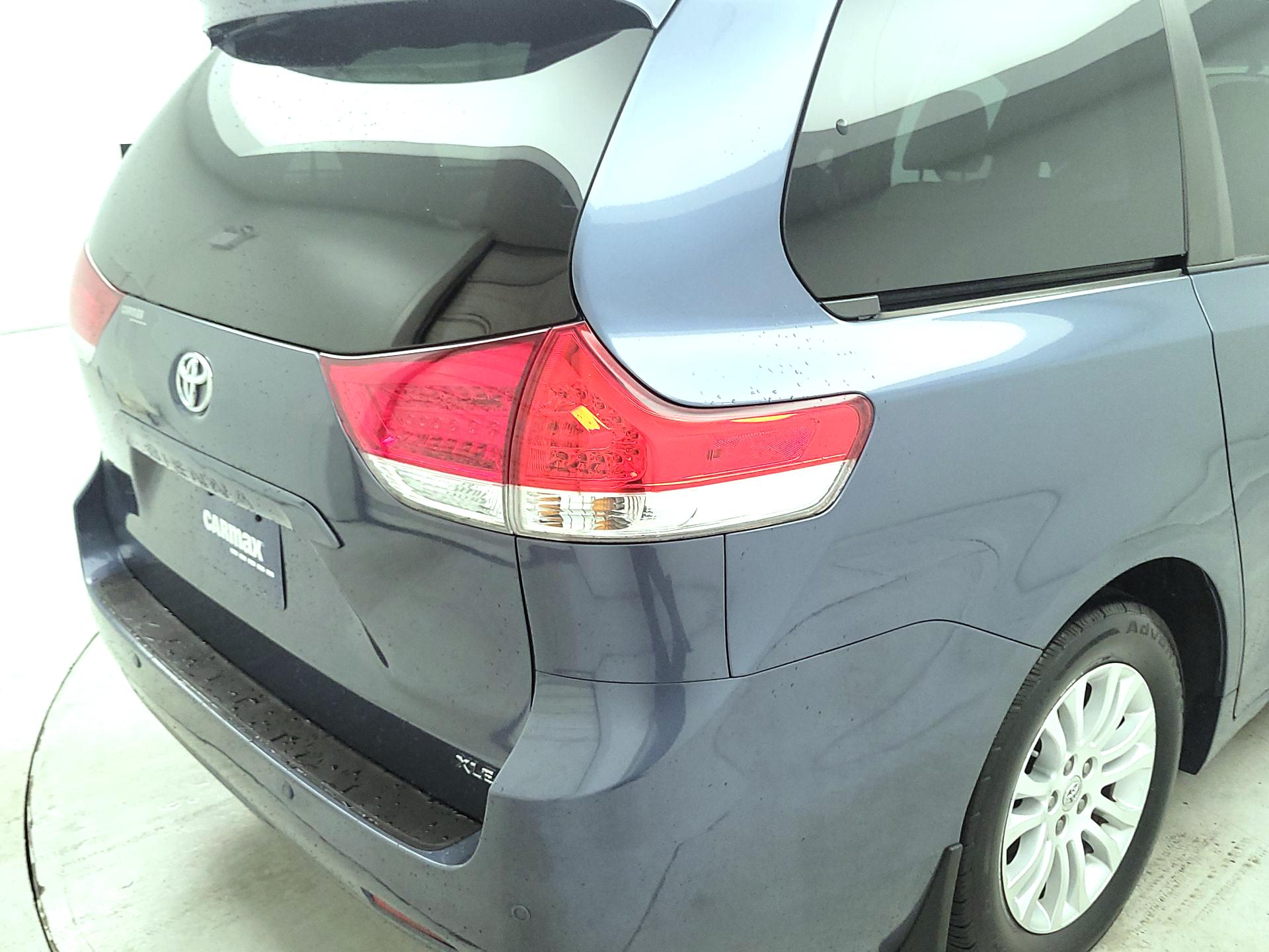 Thumbnail: 2014 Toyota Sienna - 5