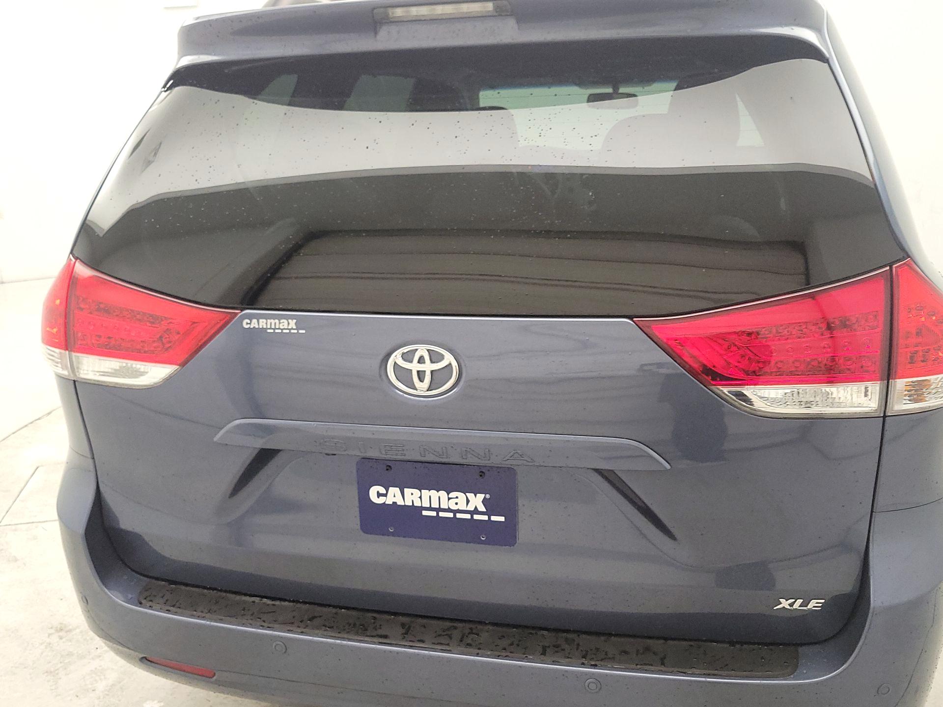Thumbnail: 2014 Toyota Sienna - 6