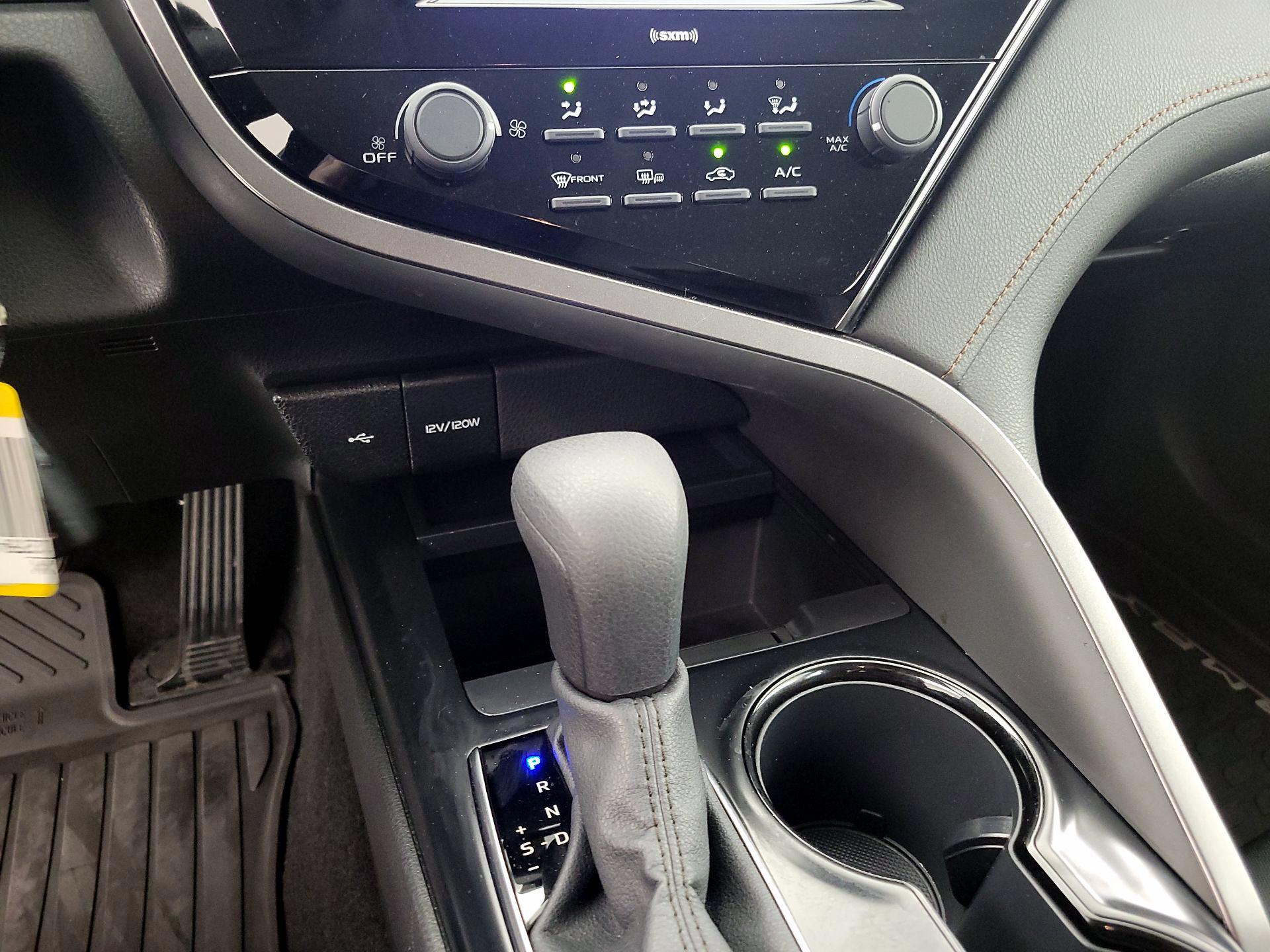 Thumbnail: 2020 Toyota Camry - 16