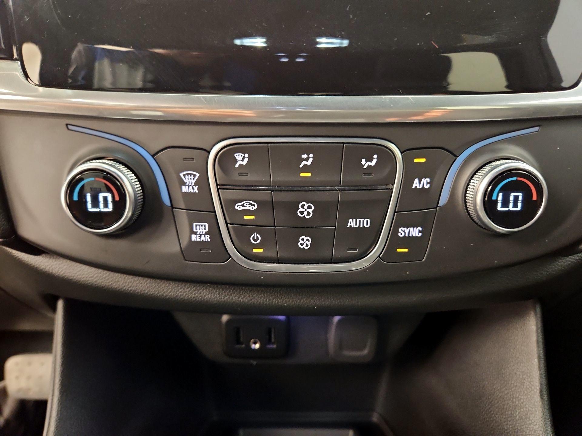 Thumbnail: 2022 Chevrolet Traverse - 16