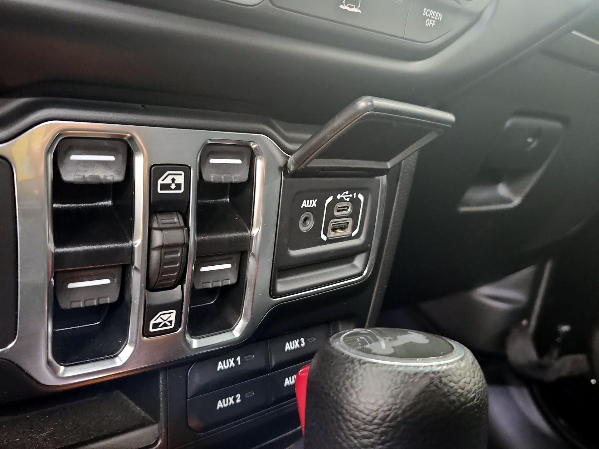 Thumbnail: 2022 Jeep Wrangler - 18
