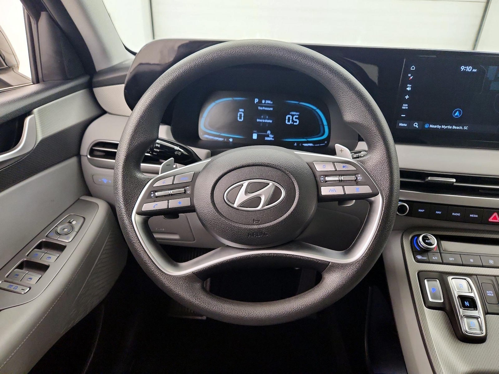 2025 Hyundai Palisade SE - Photo 11