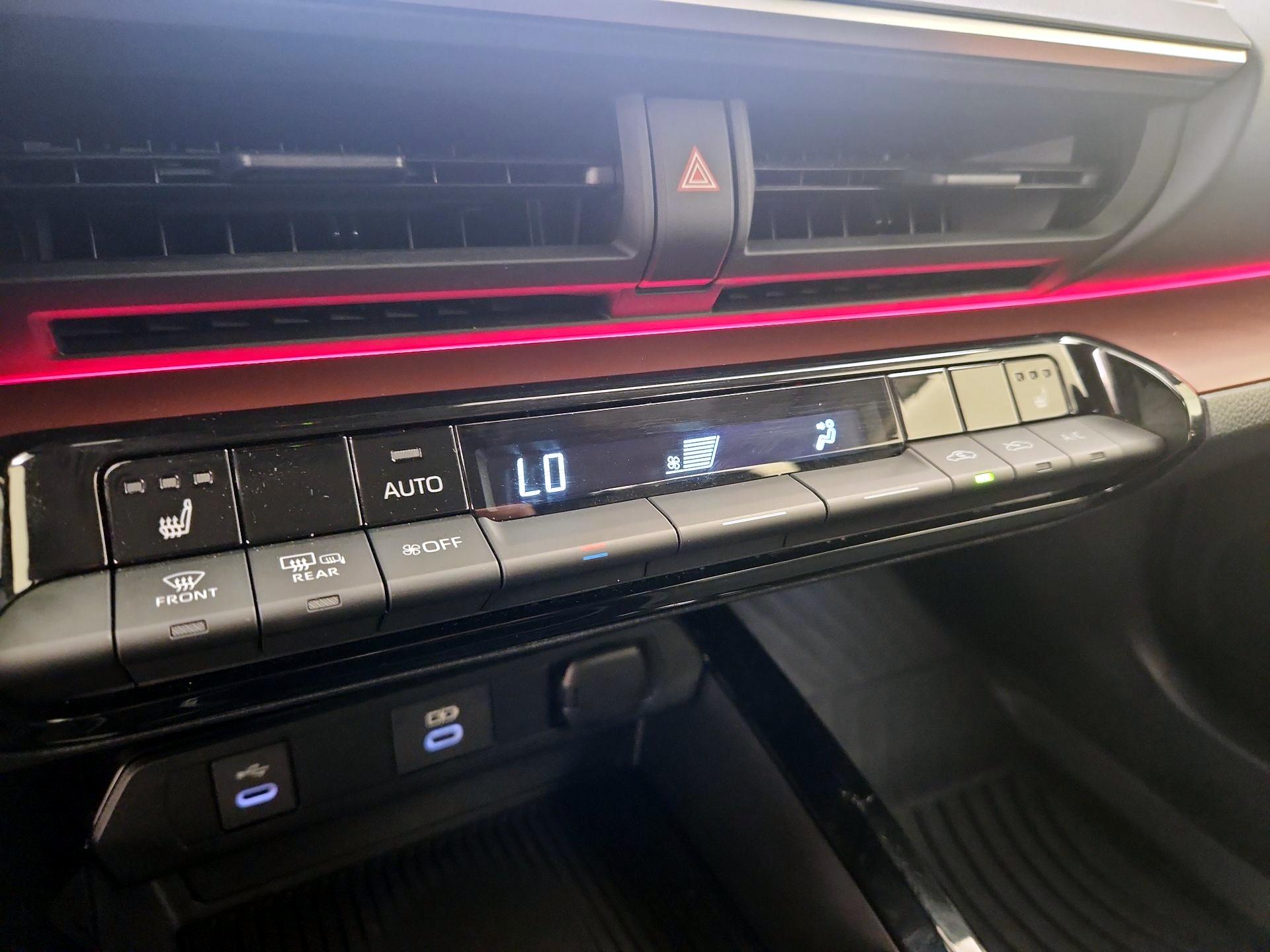 Thumbnail: 2024 Toyota Prius Prime - 16