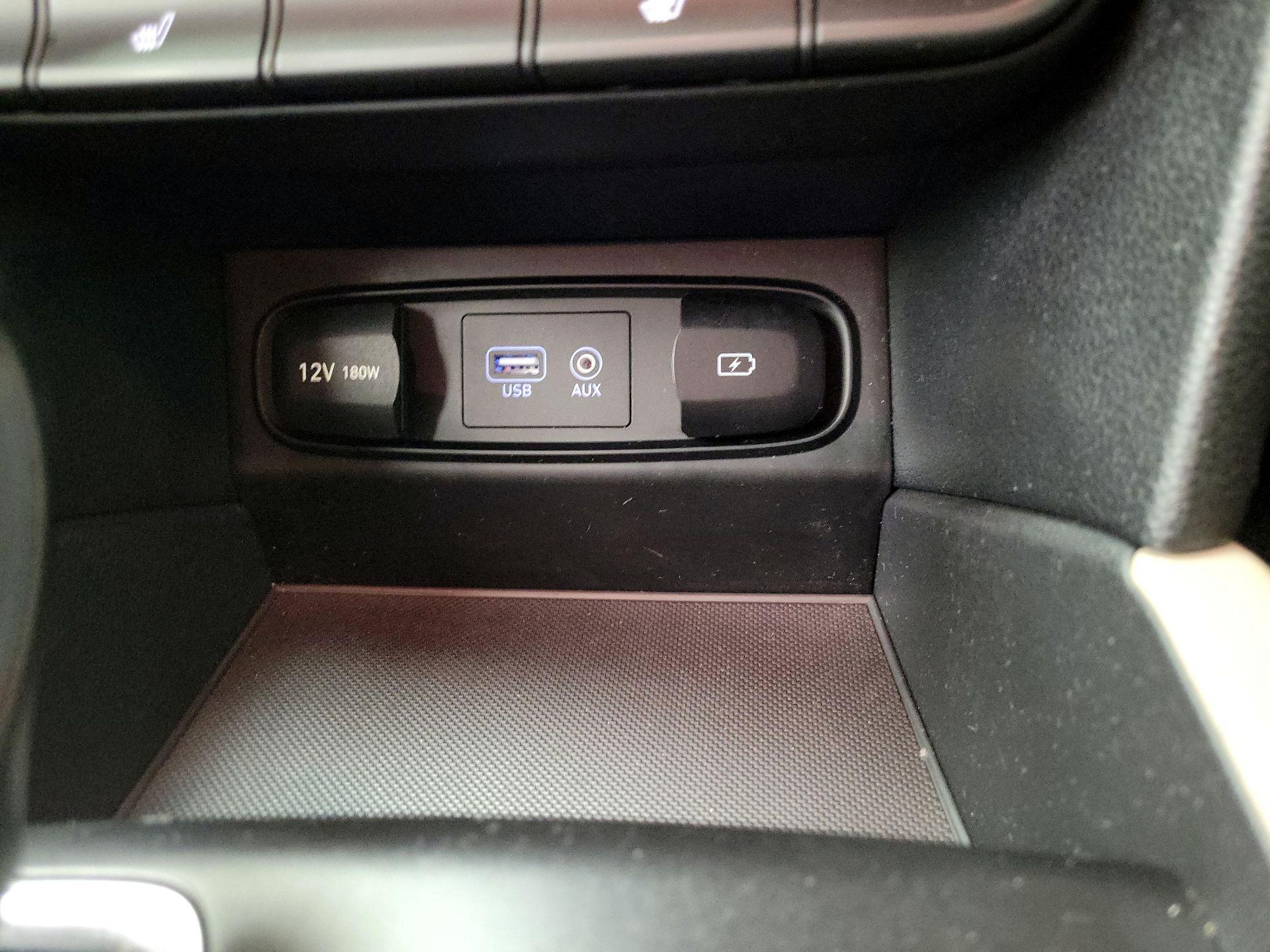 Thumbnail: 2019 Hyundai Santa Fe - 18