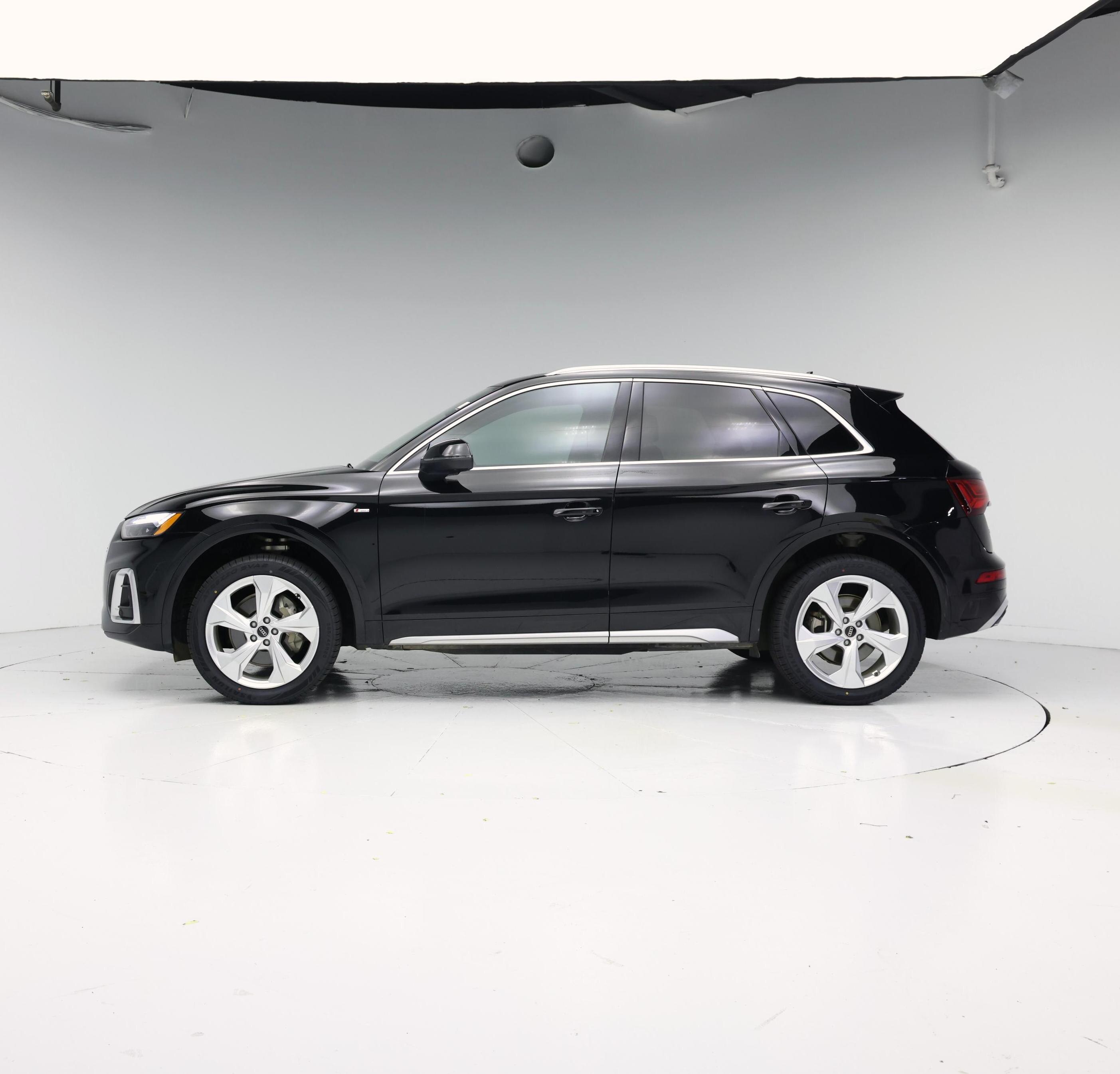Thumbnail: 2023 Audi Q5 - 3