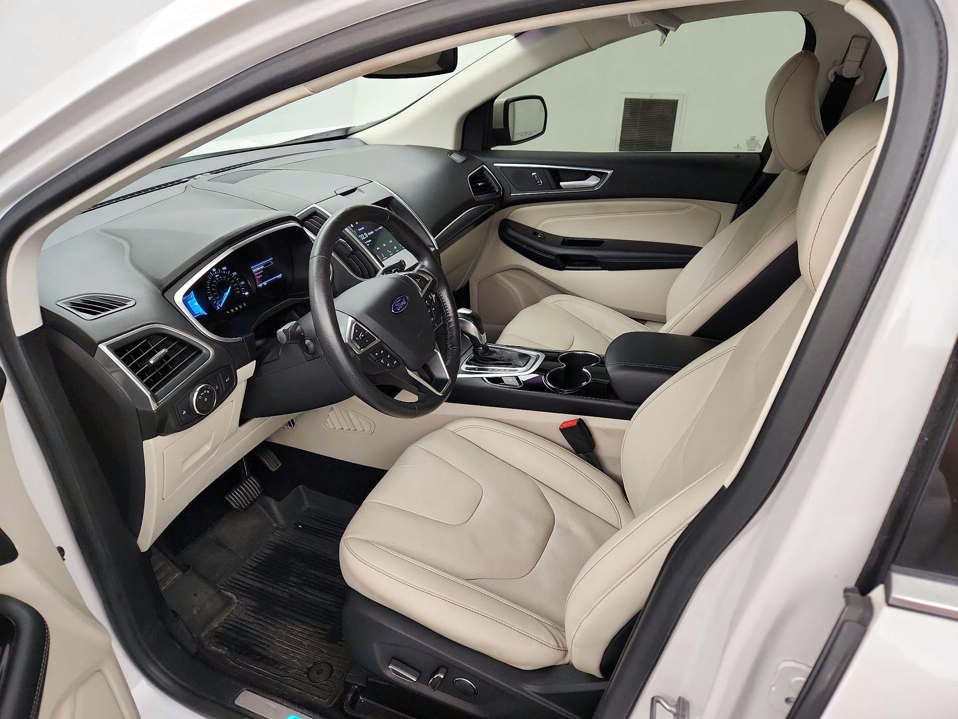 Thumbnail: 2017 Ford Edge - 11
