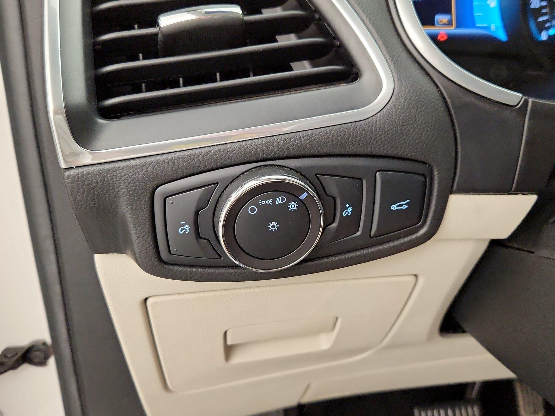 Thumbnail: 2017 Ford Edge - 13
