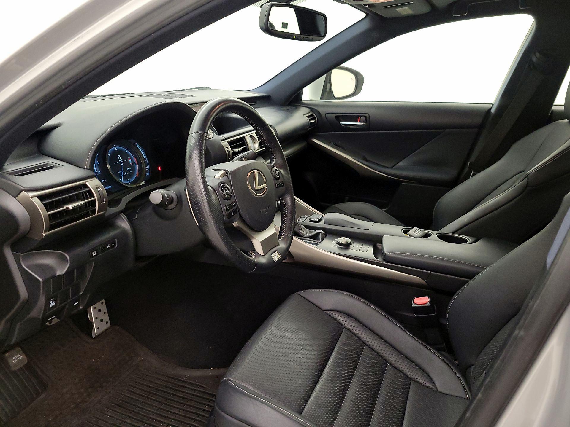 Thumbnail: 2015 Lexus IS - 11