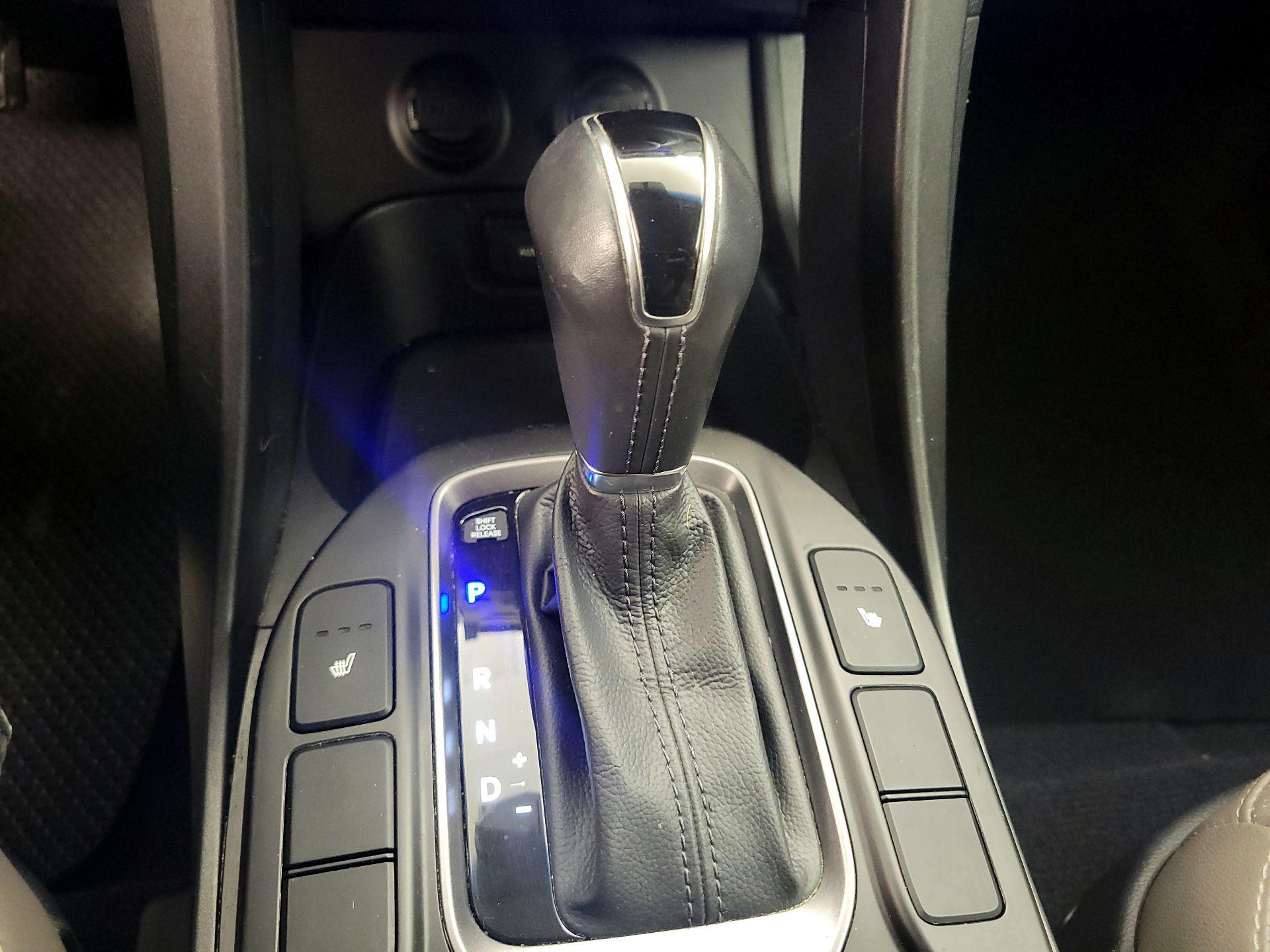 Thumbnail: 2014 Hyundai Santa Fe - 17