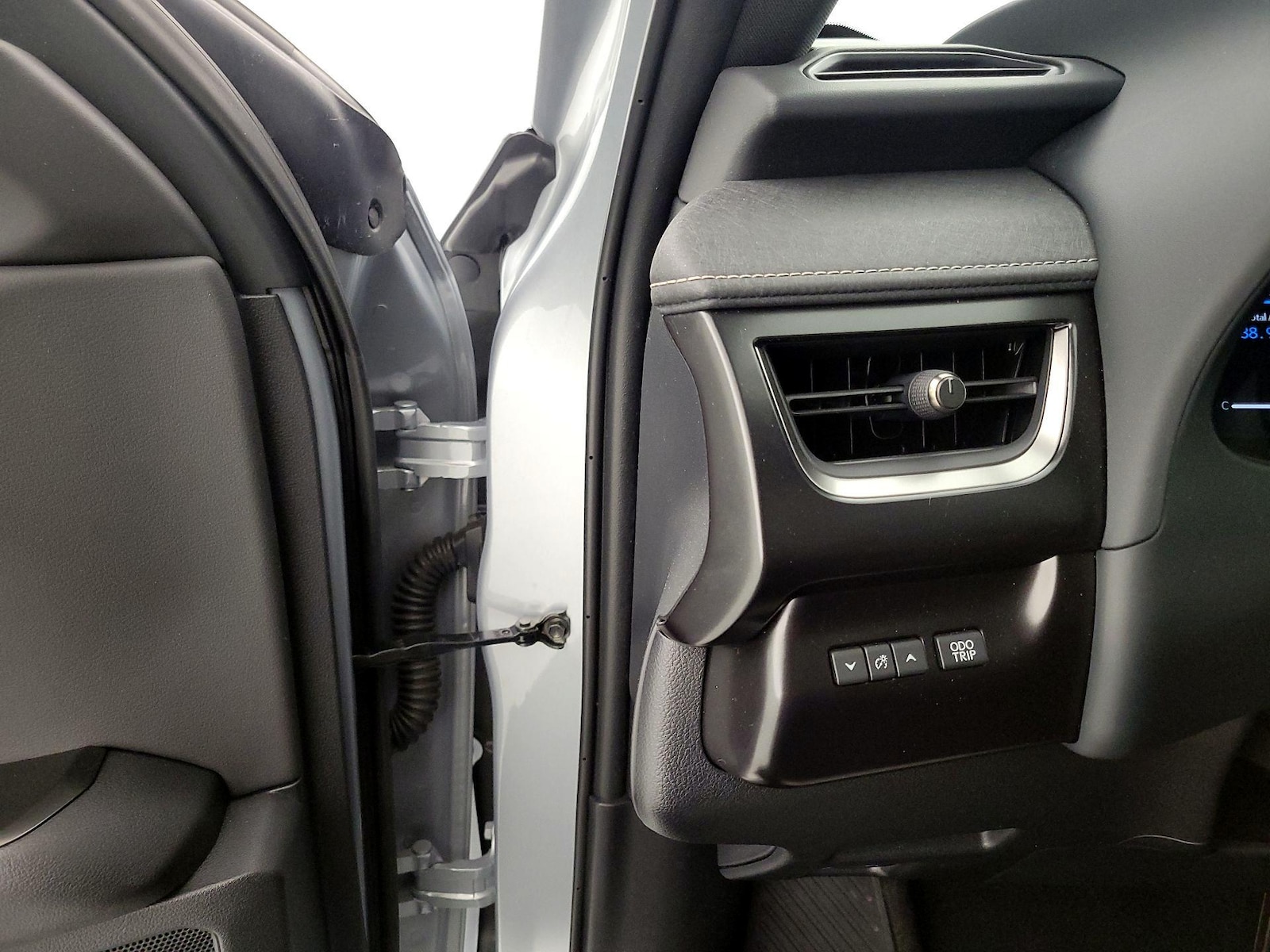2025 Lexus UX Hybrid 300h Premium - Photo 14