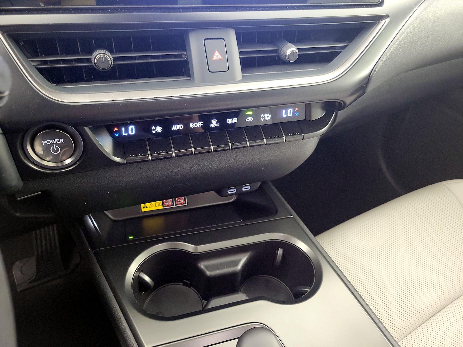 2025 Lexus UX Hybrid 300h Premium - Photo 17