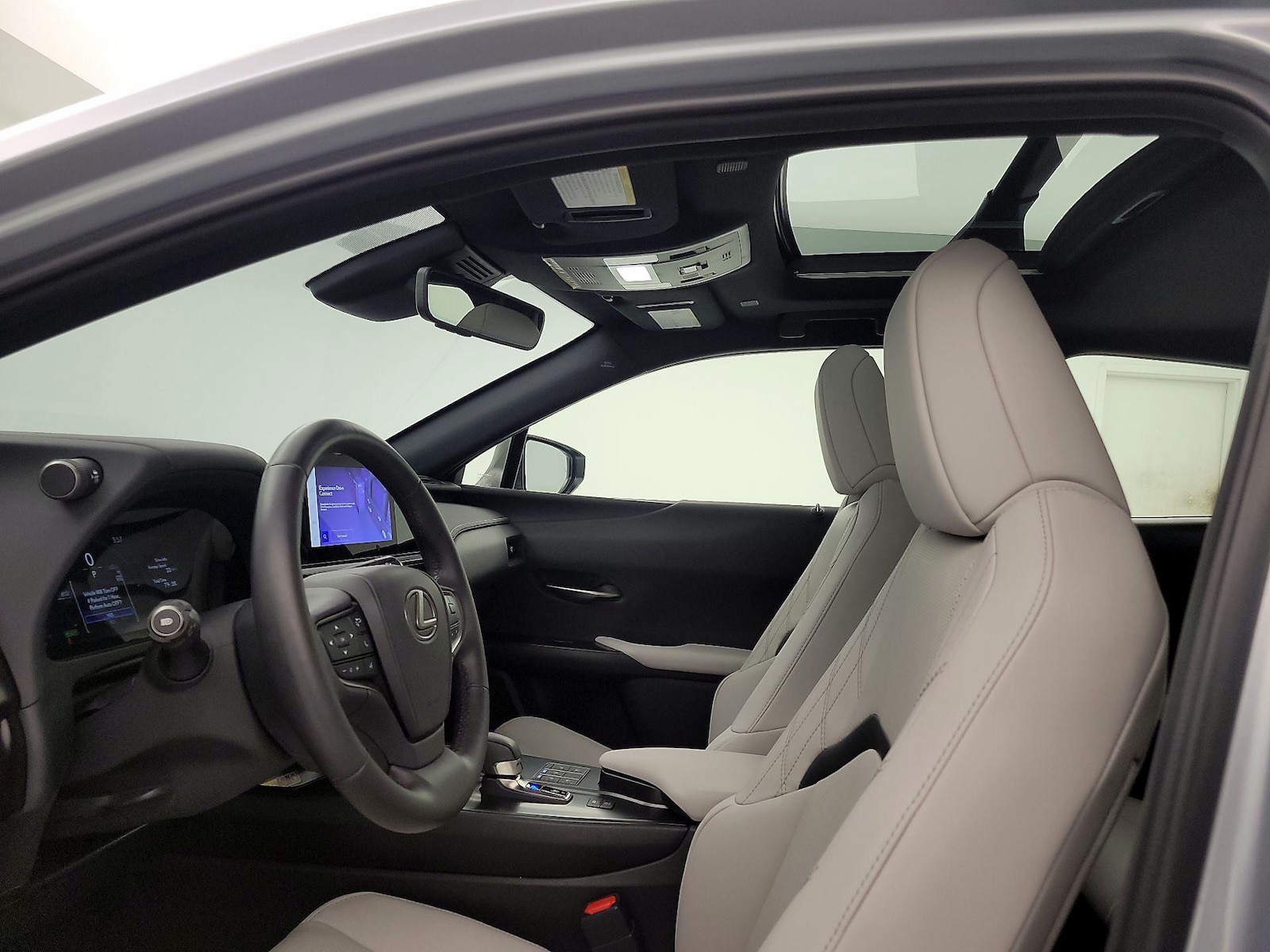 2025 Lexus UX Hybrid 300h Premium - Photo 20