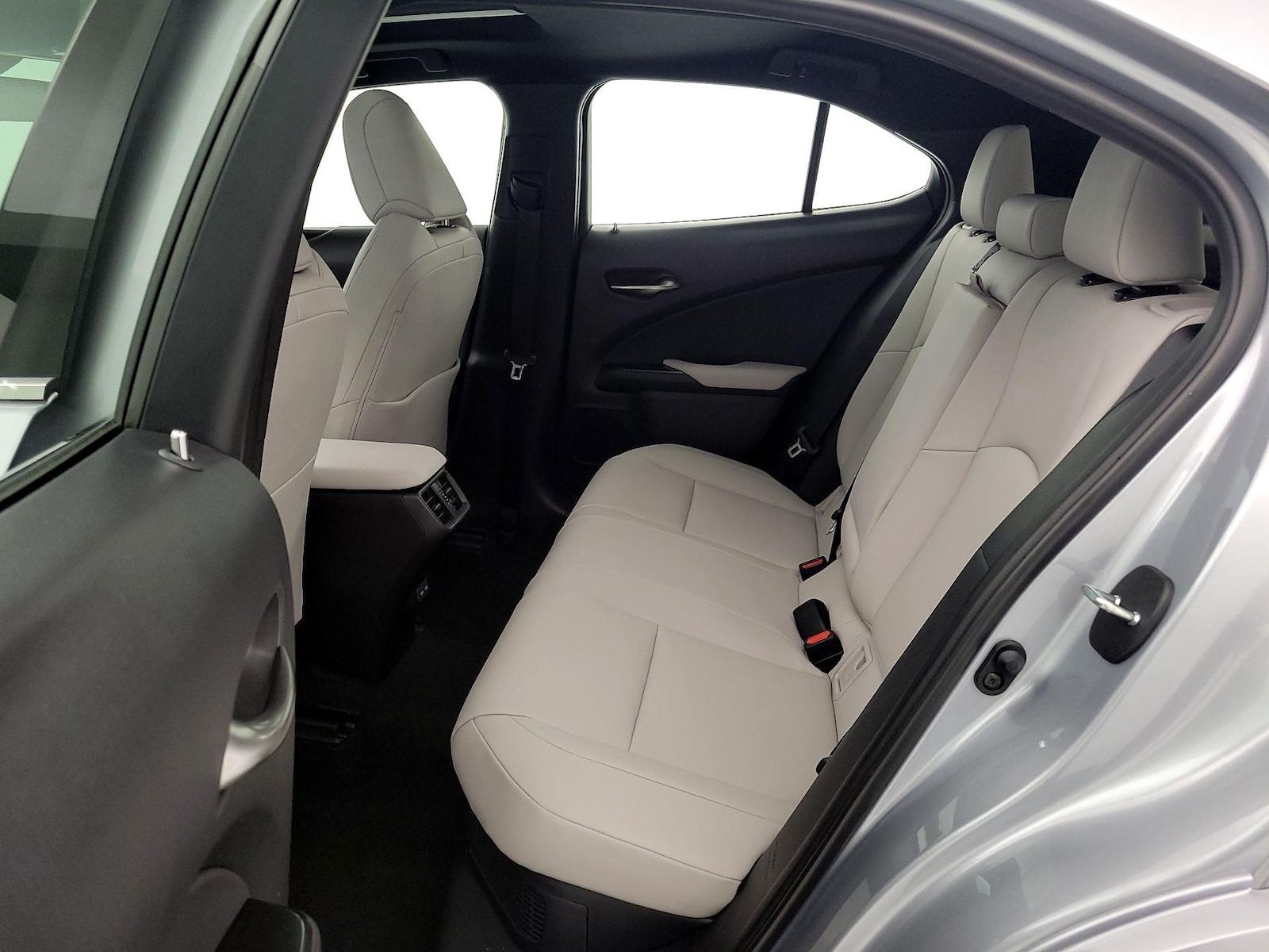 2025 Lexus UX Hybrid 300h Premium - Photo 21