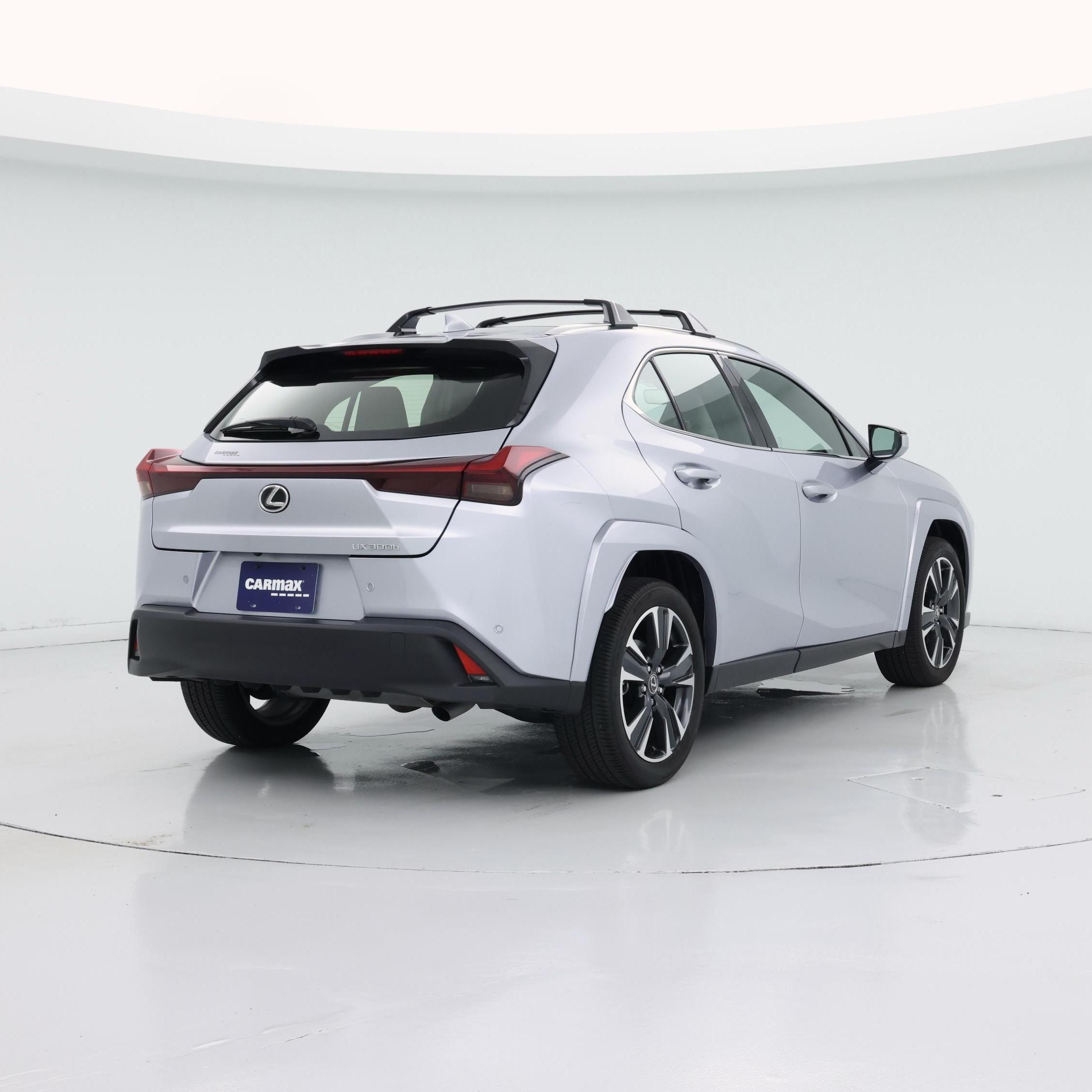 Thumbnail: 2025 Lexus UX - 8