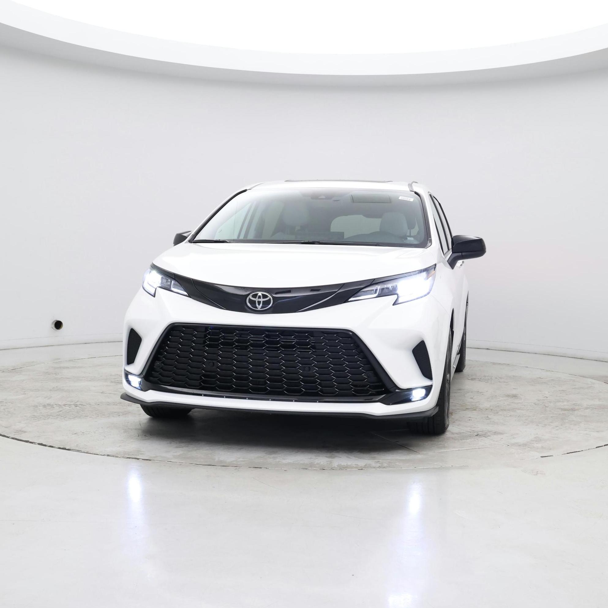 Thumbnail: 2026 Toyota Sienna - 4