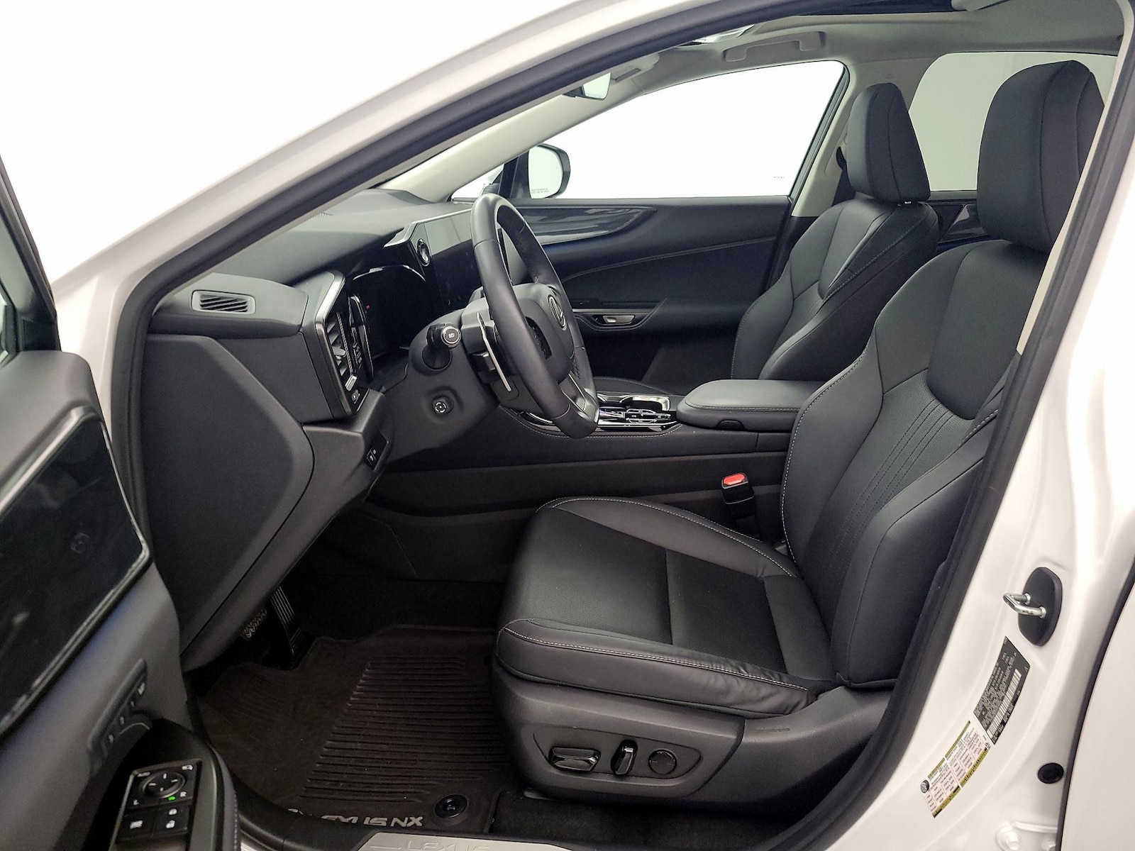 2025 Lexus NX 250 - Photo 12