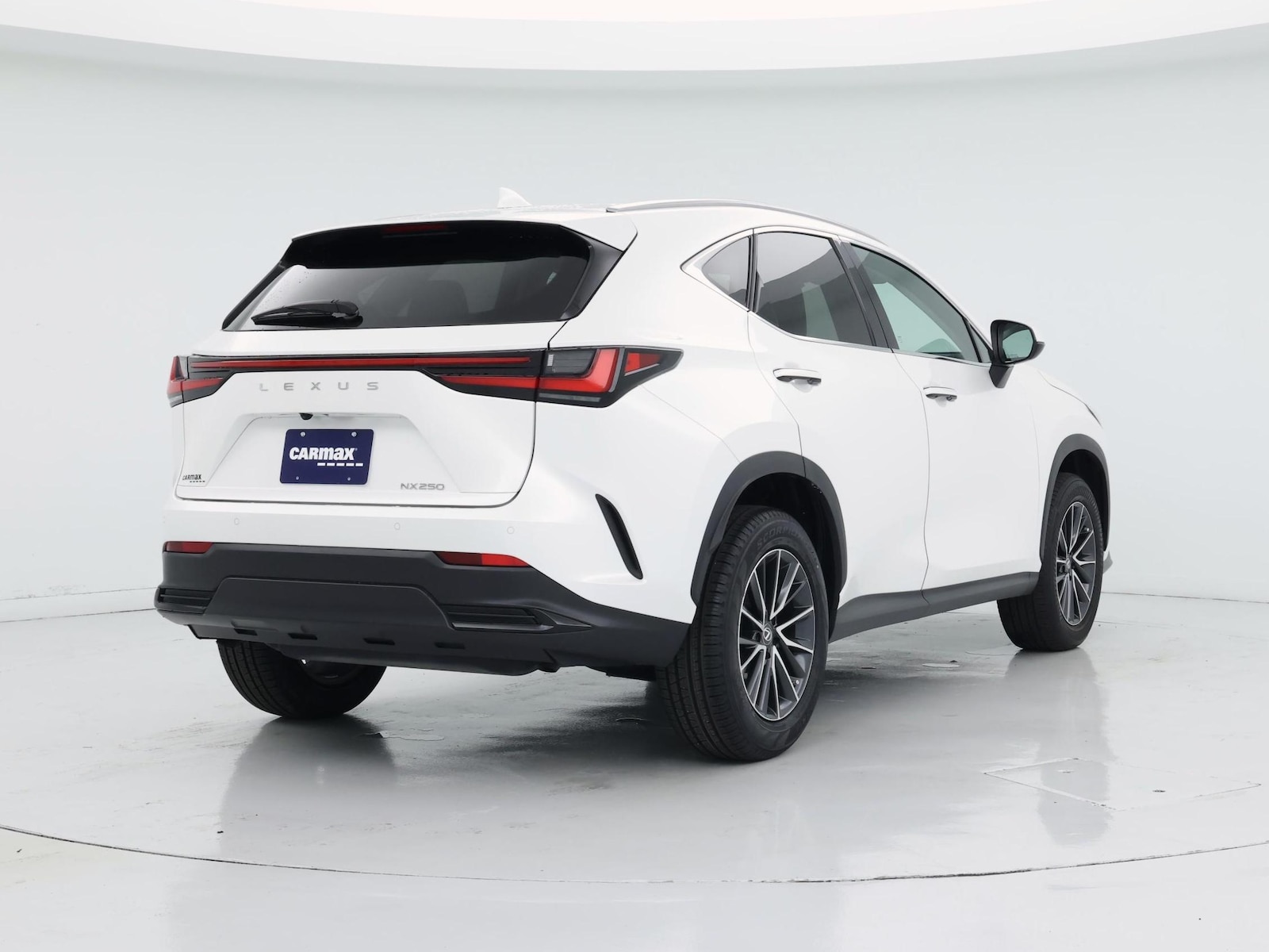 2025 Lexus NX 250 - Photo 9