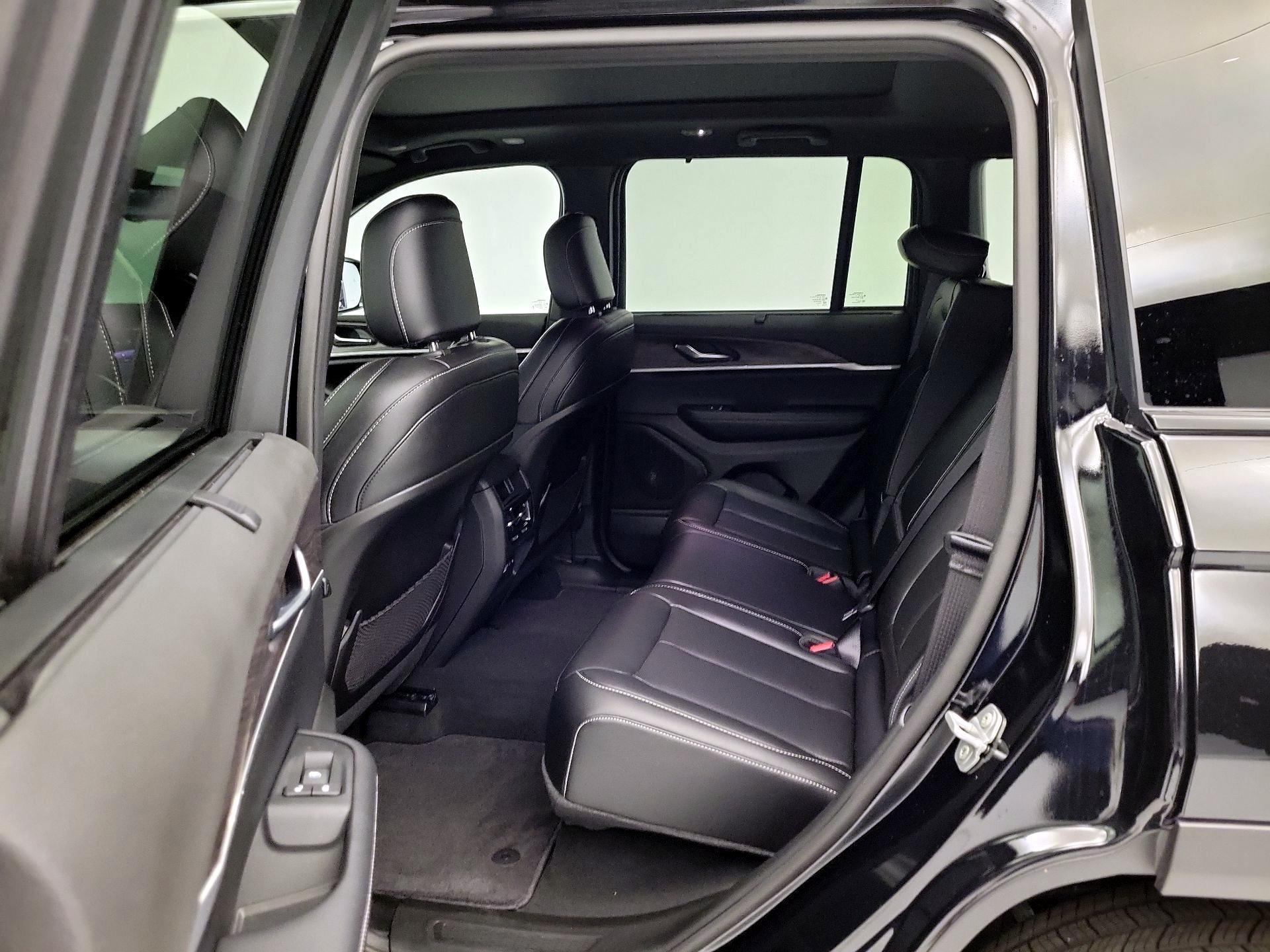 Thumbnail: 2025 Jeep Grand Cherokee - 20