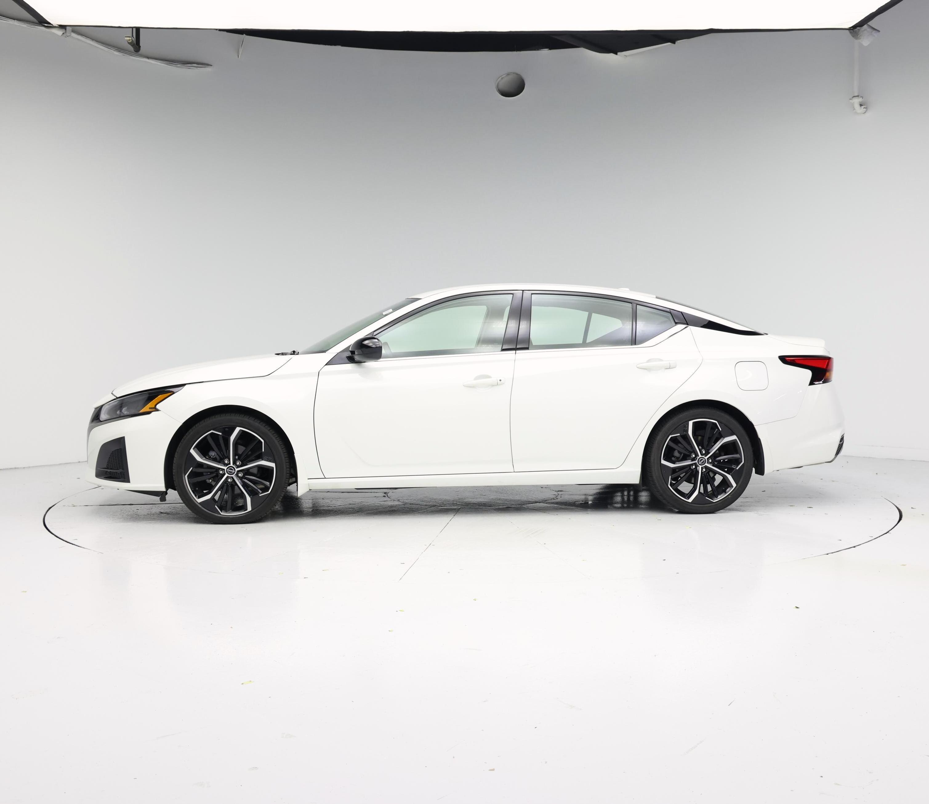 Thumbnail: 2024 Nissan Altima - 3