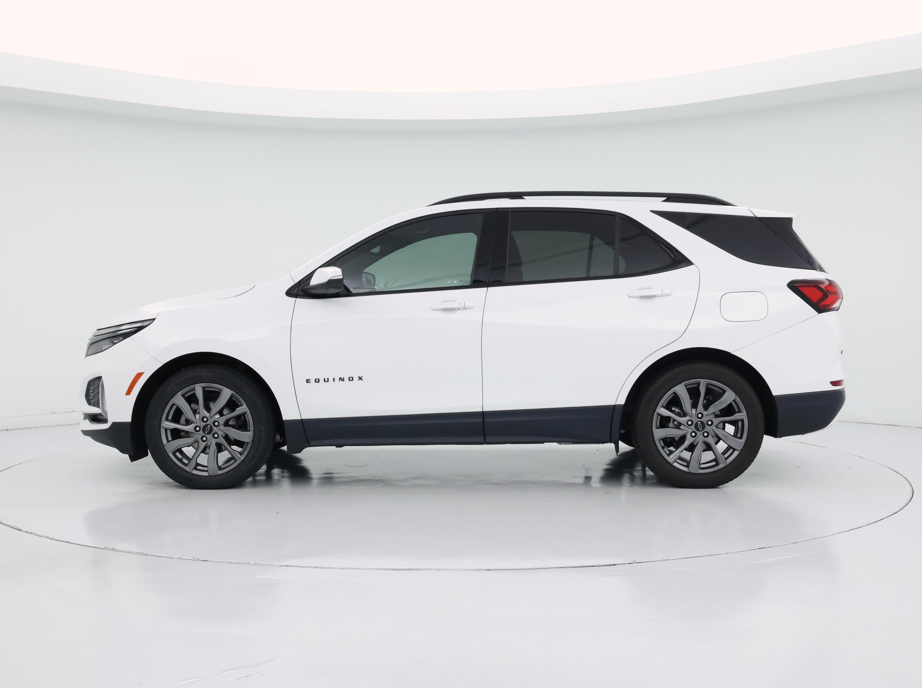 Thumbnail: 2022 Chevrolet Equinox - 3