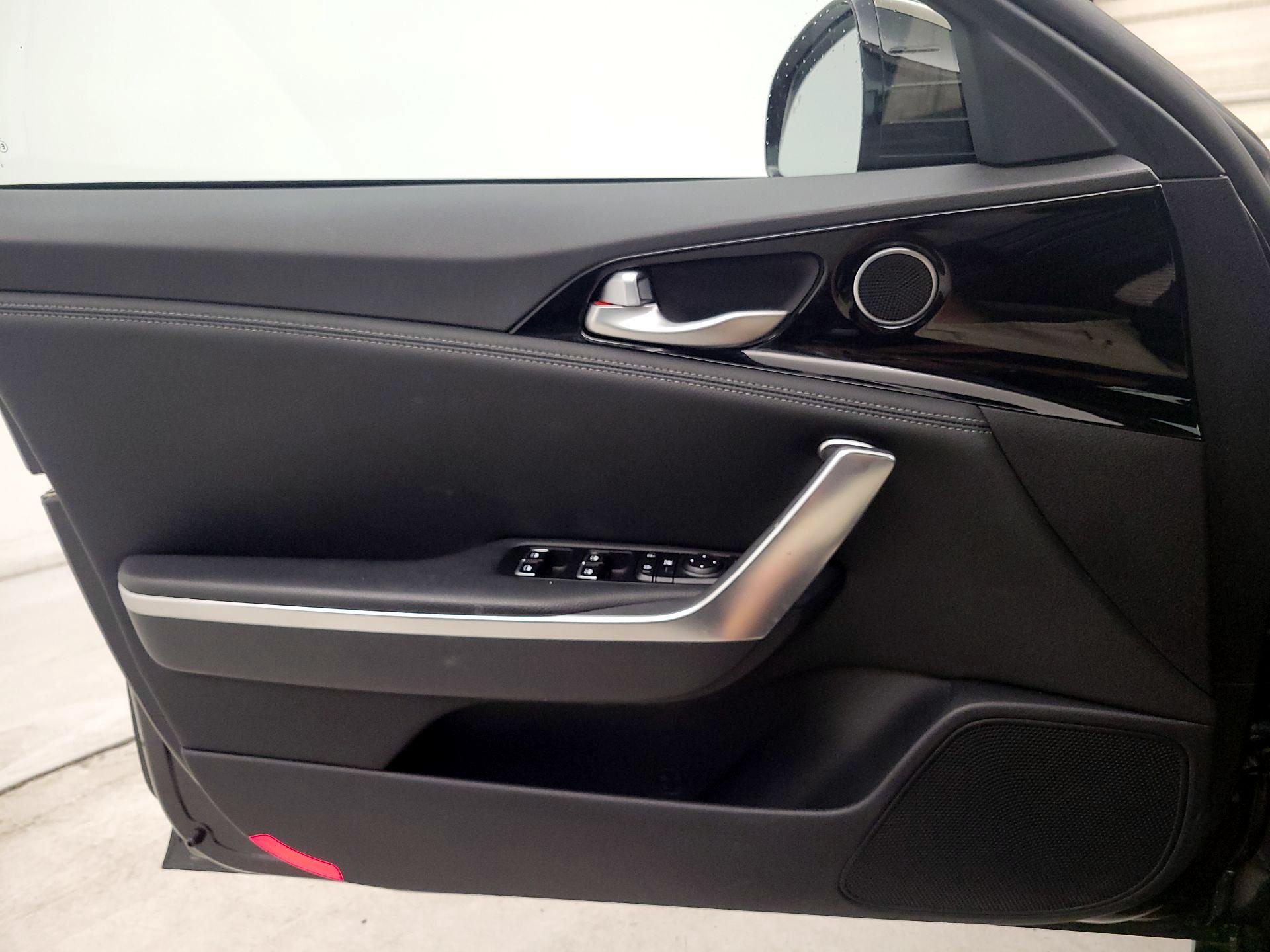 Thumbnail: 2022 Kia Stinger - 12