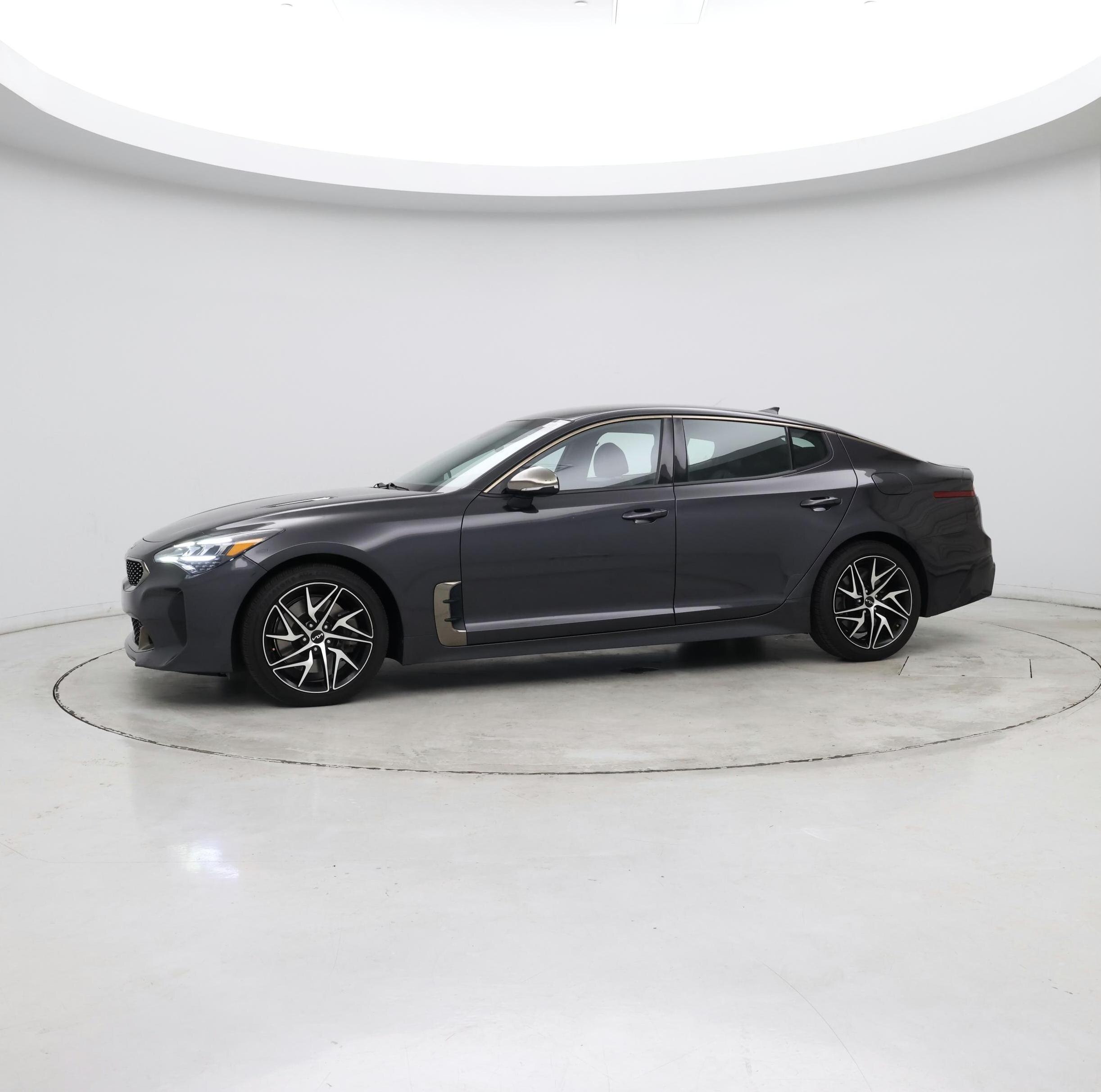 Thumbnail: 2022 Kia Stinger - 4