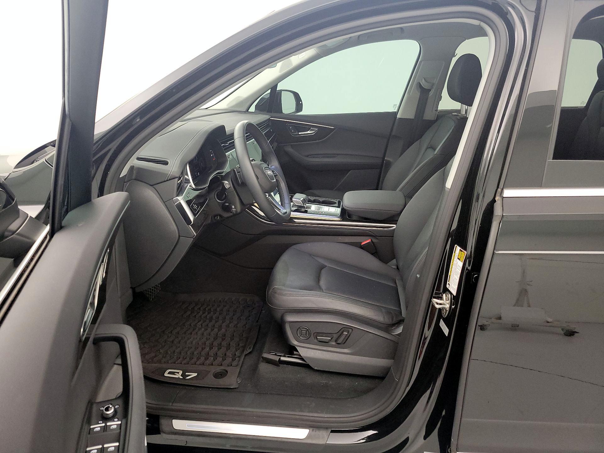 Thumbnail: 2023 Audi Q7 - 11
