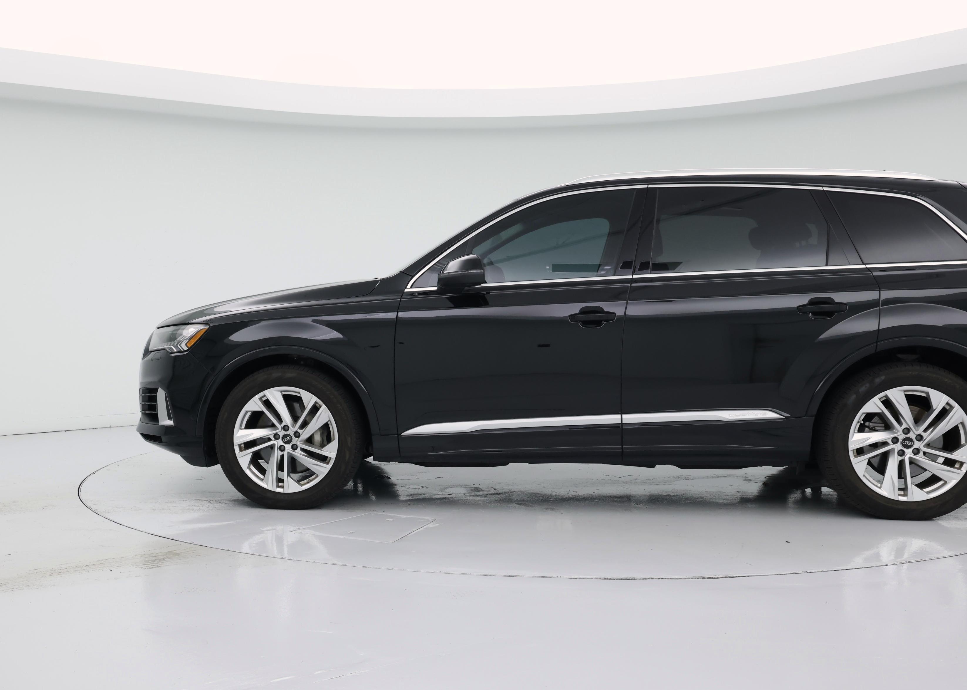 Thumbnail: 2023 Audi Q7 - 3