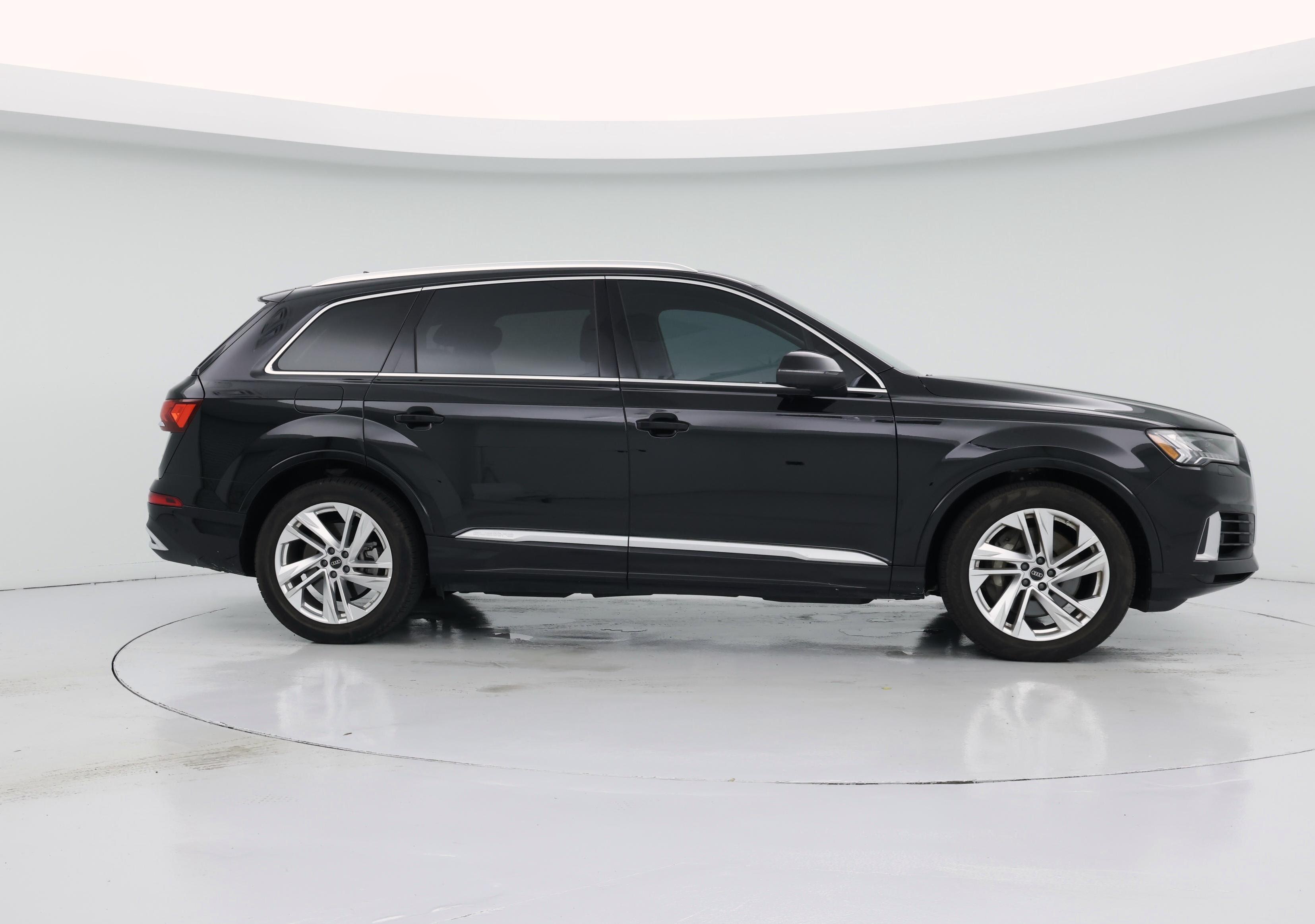 Thumbnail: 2023 Audi Q7 - 7