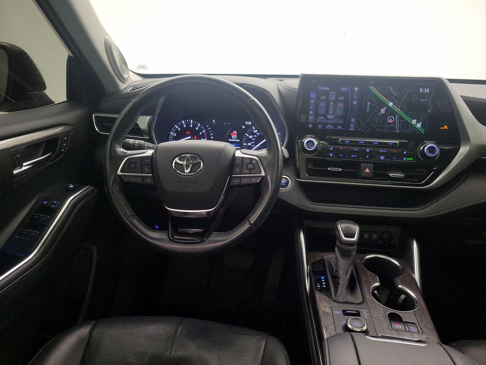 Thumbnail: 2020 Toyota Highlander - 10
