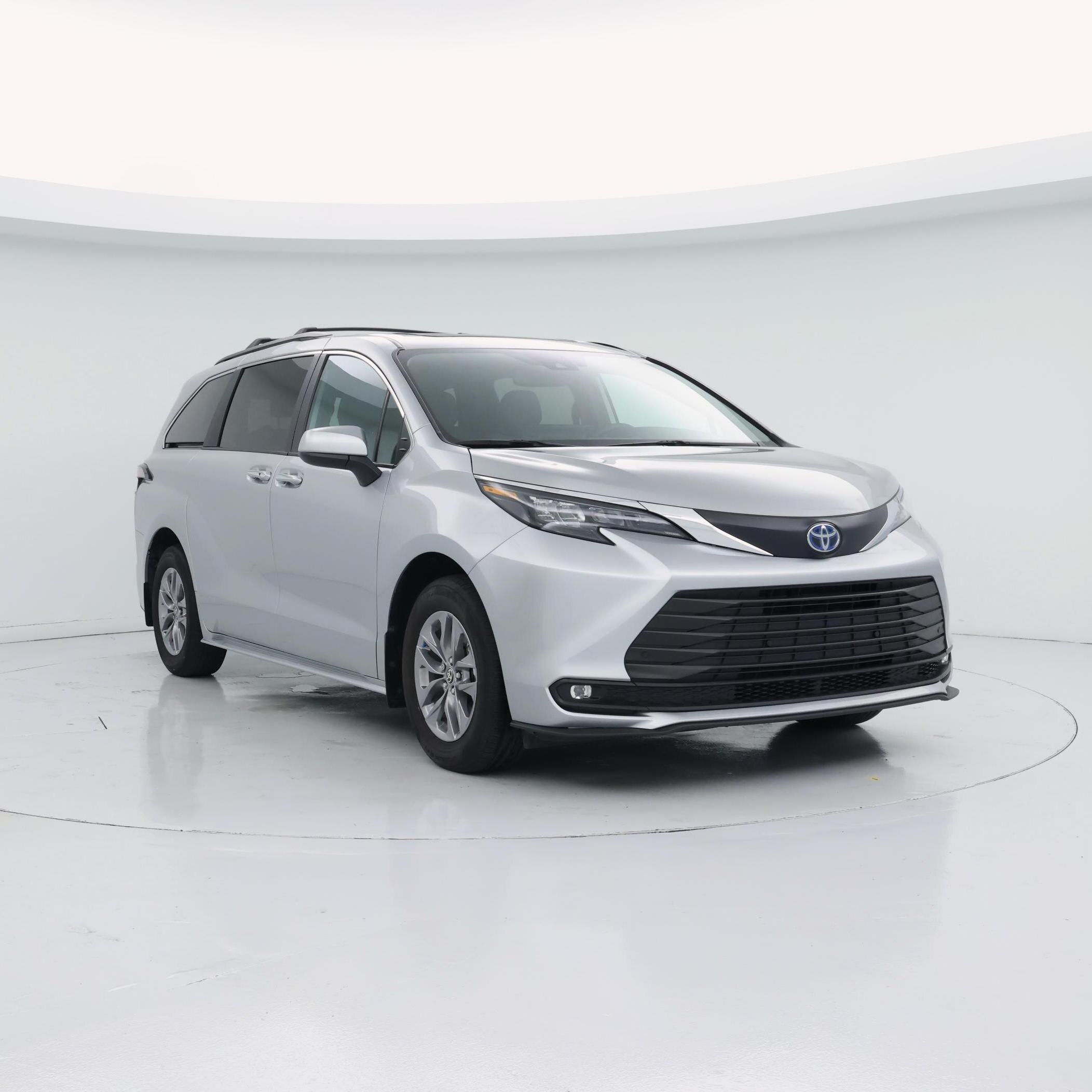 Silver 2025 Toyota Sienna Minivan Front-Wheel Drive Automatic