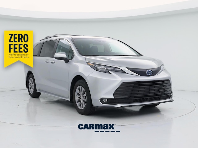 Silver 2025 Toyota Sienna Minivan Front-Wheel Drive Automatic