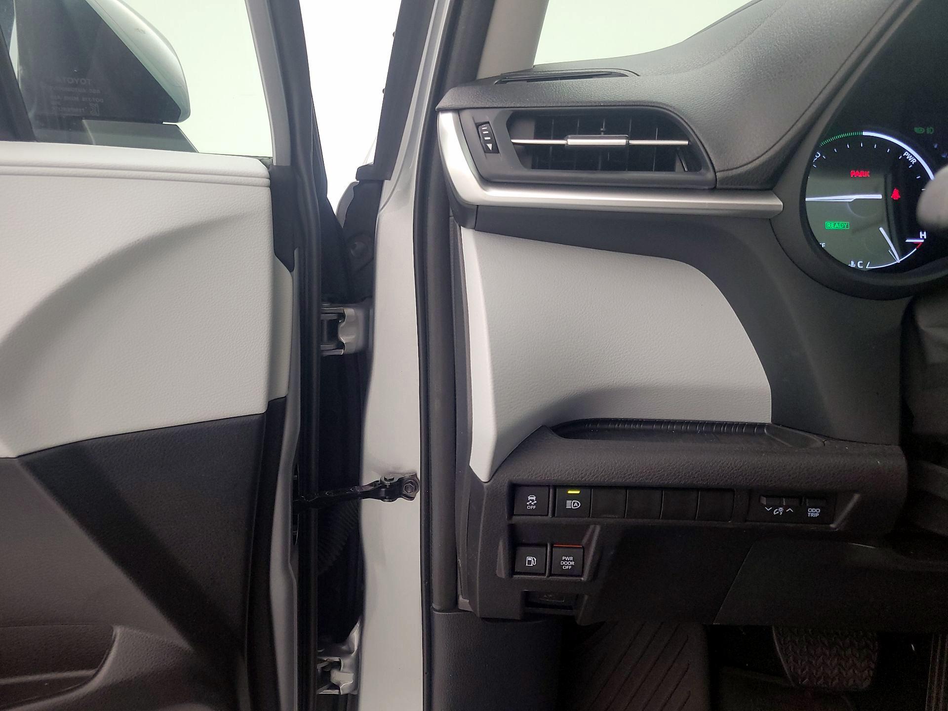Thumbnail: 2025 Toyota Sienna - 13