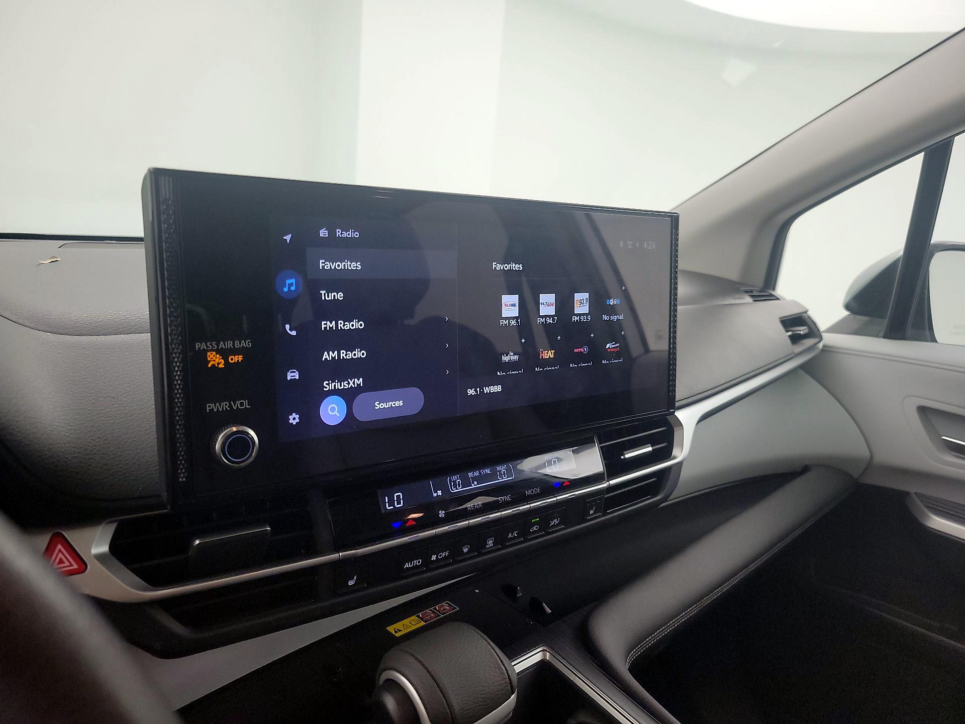 Thumbnail: 2025 Toyota Sienna - 15