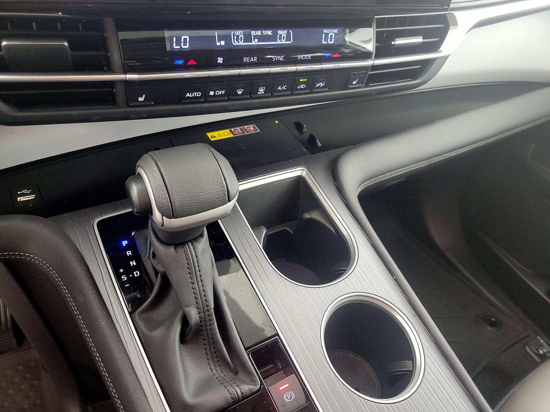 Thumbnail: 2025 Toyota Sienna - 16
