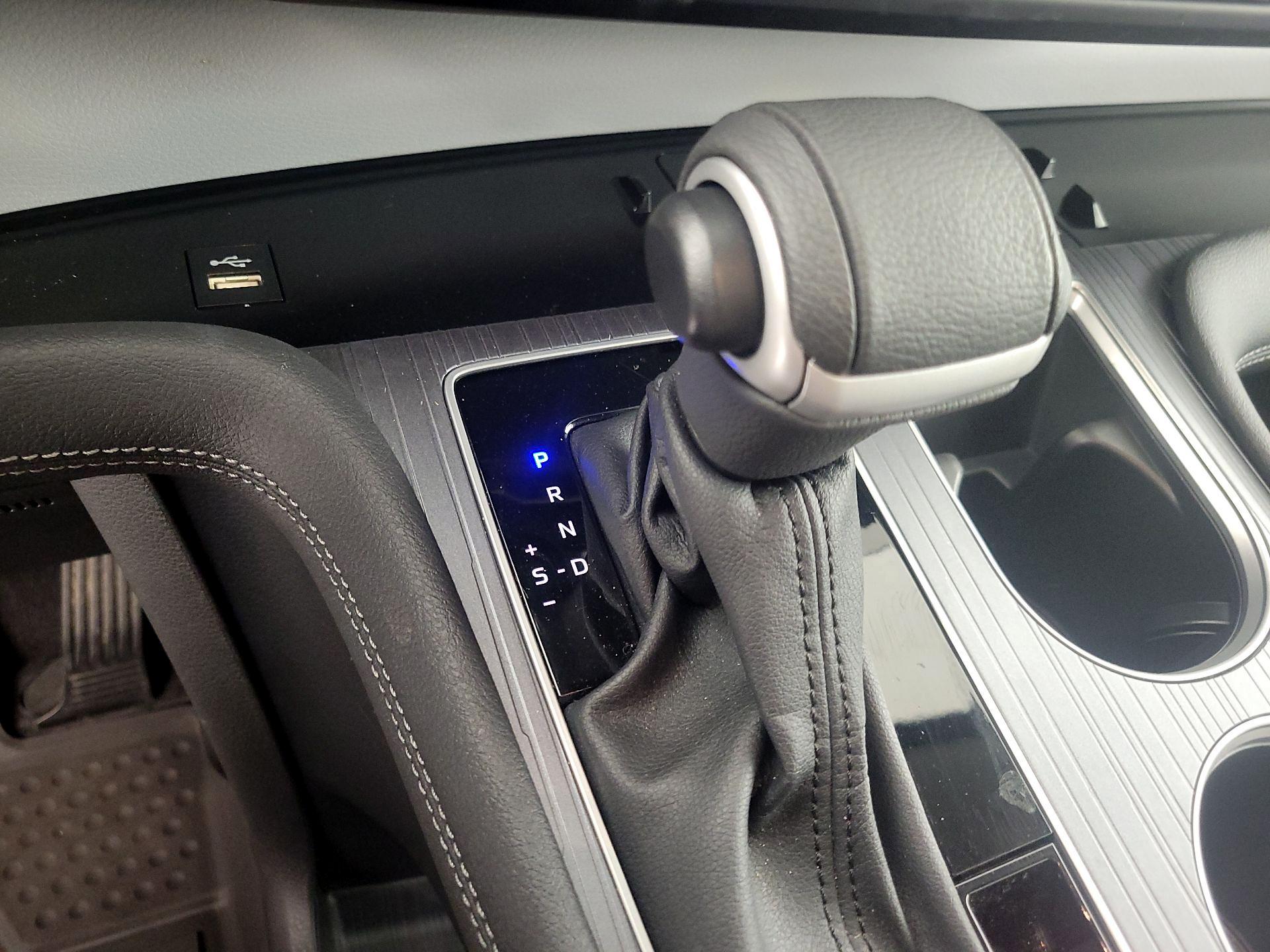 Thumbnail: 2025 Toyota Sienna - 17