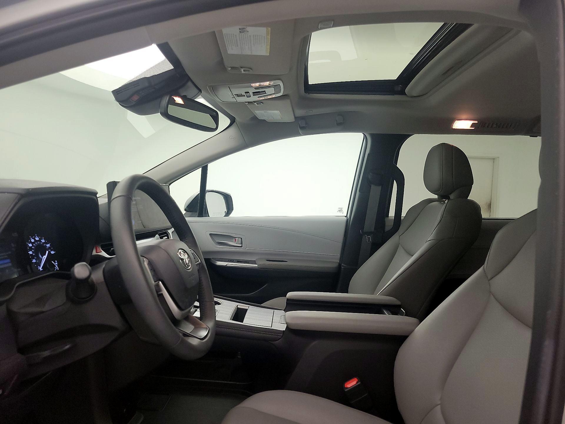 Thumbnail: 2025 Toyota Sienna - 19