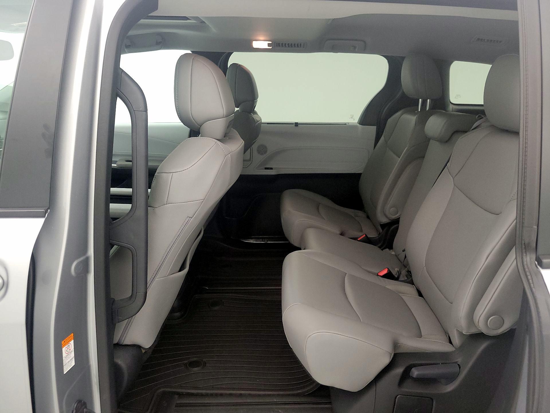 Thumbnail: 2025 Toyota Sienna - 20