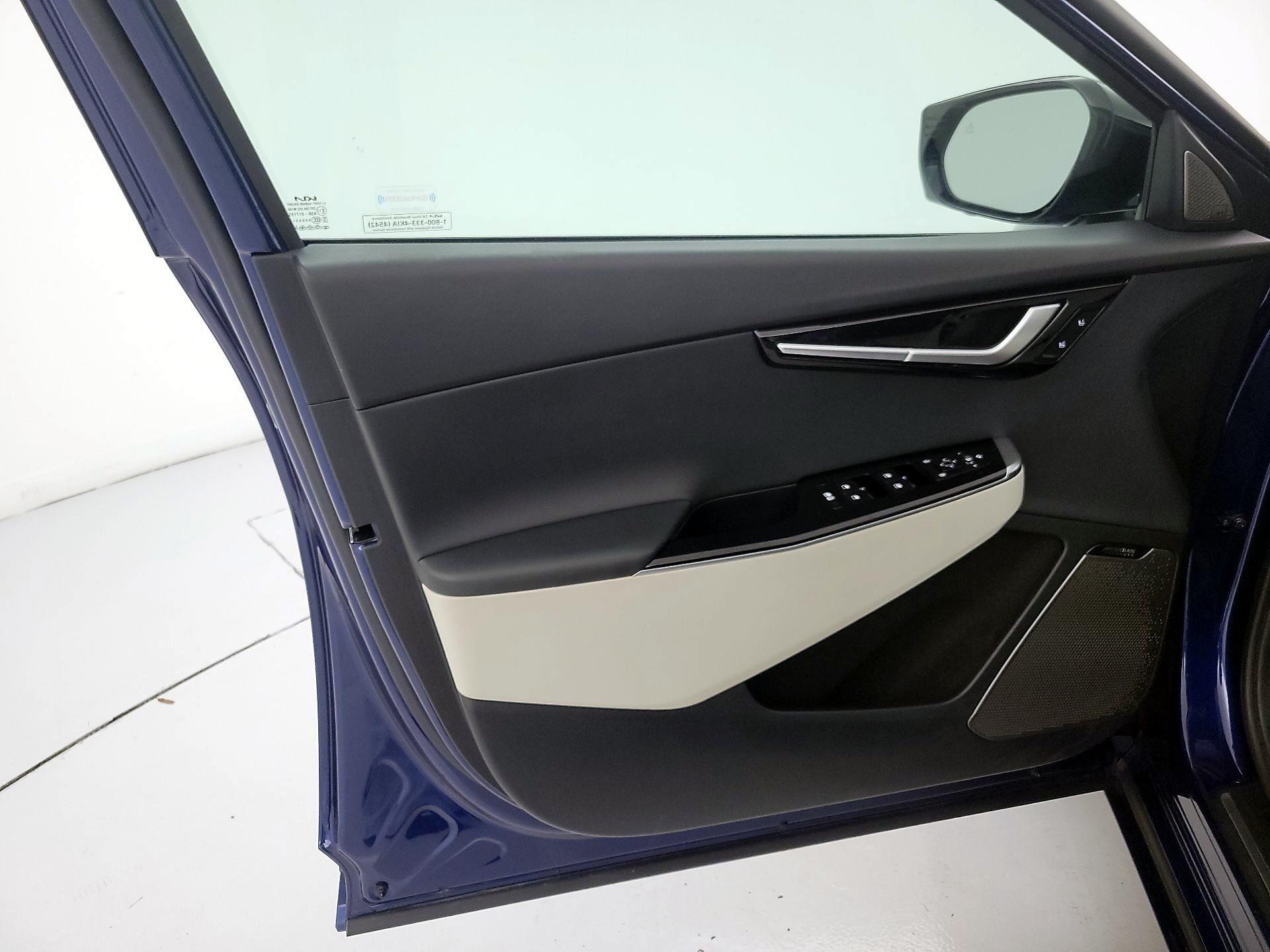 Thumbnail: 2024 Kia EV6 - 12