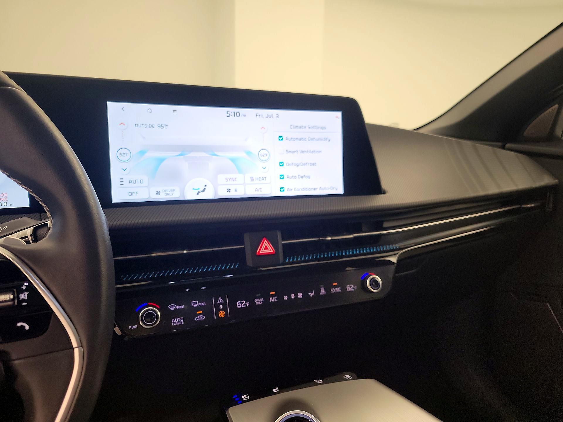 Thumbnail: 2024 Kia EV6 - 17