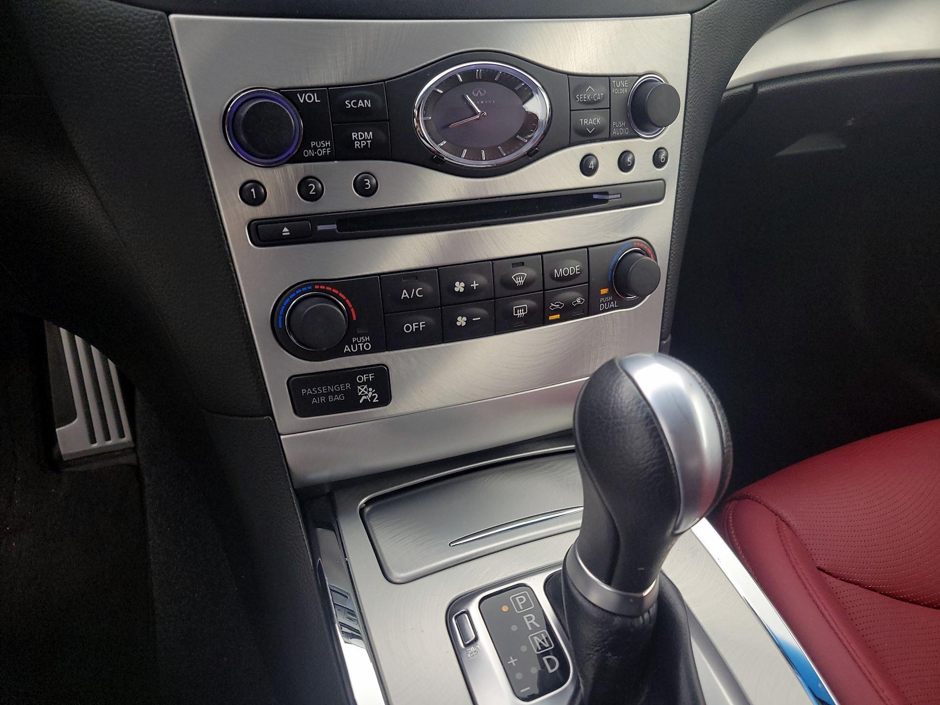 Thumbnail: 2015 INFINITI Q60 - 17
