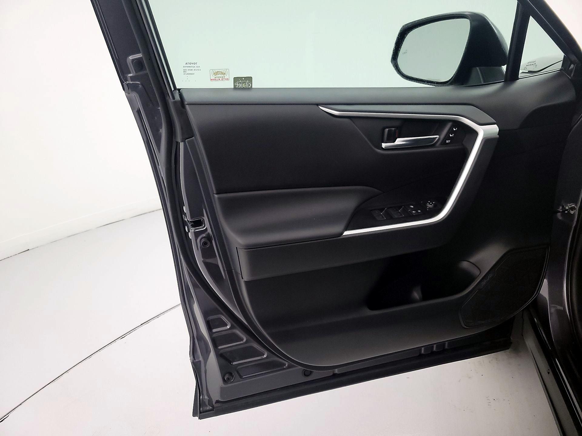 Thumbnail: 2024 Toyota RAV4 - 12