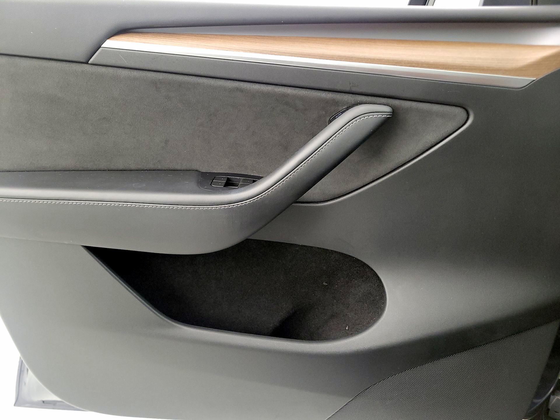 Thumbnail: 2023 Tesla Model Y - 12