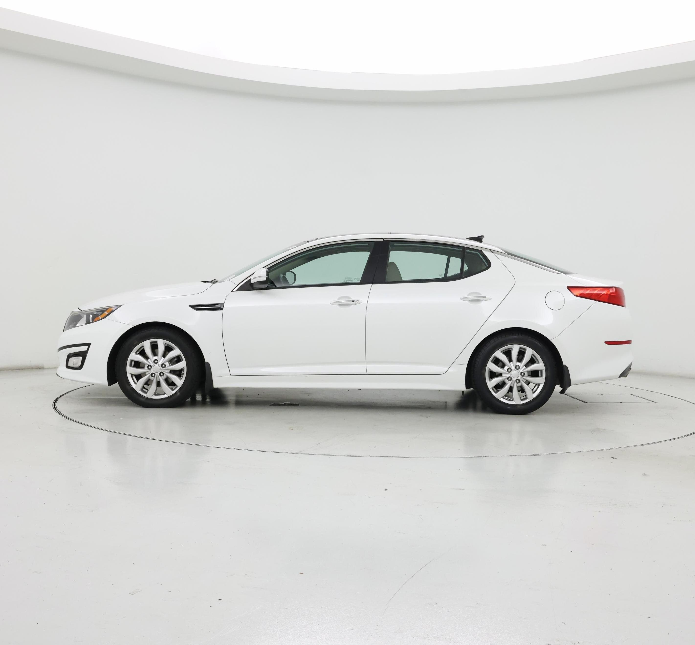 Thumbnail: 2015 Kia Optima - 3