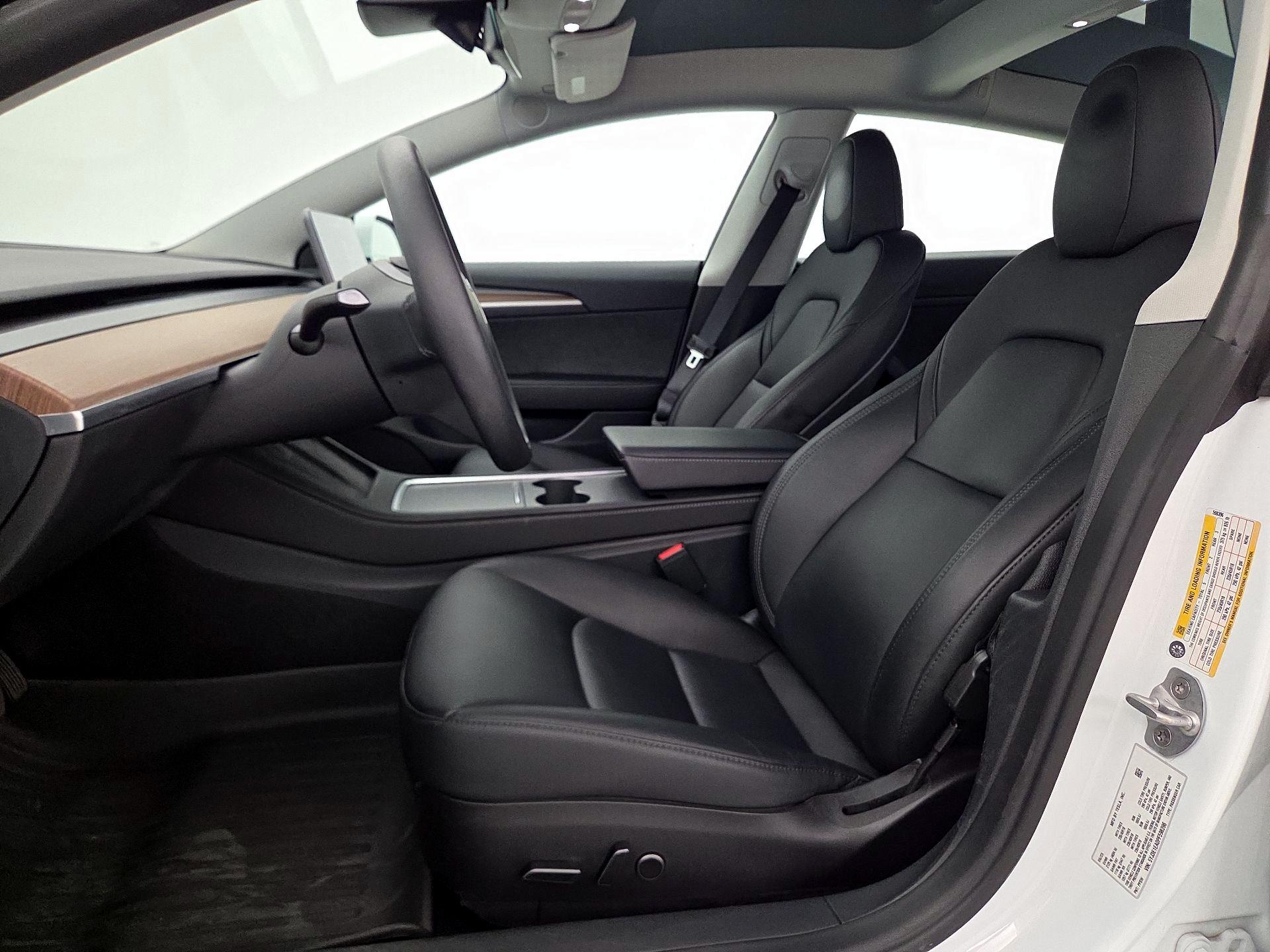 Thumbnail: 2023 Tesla Model 3 - 11